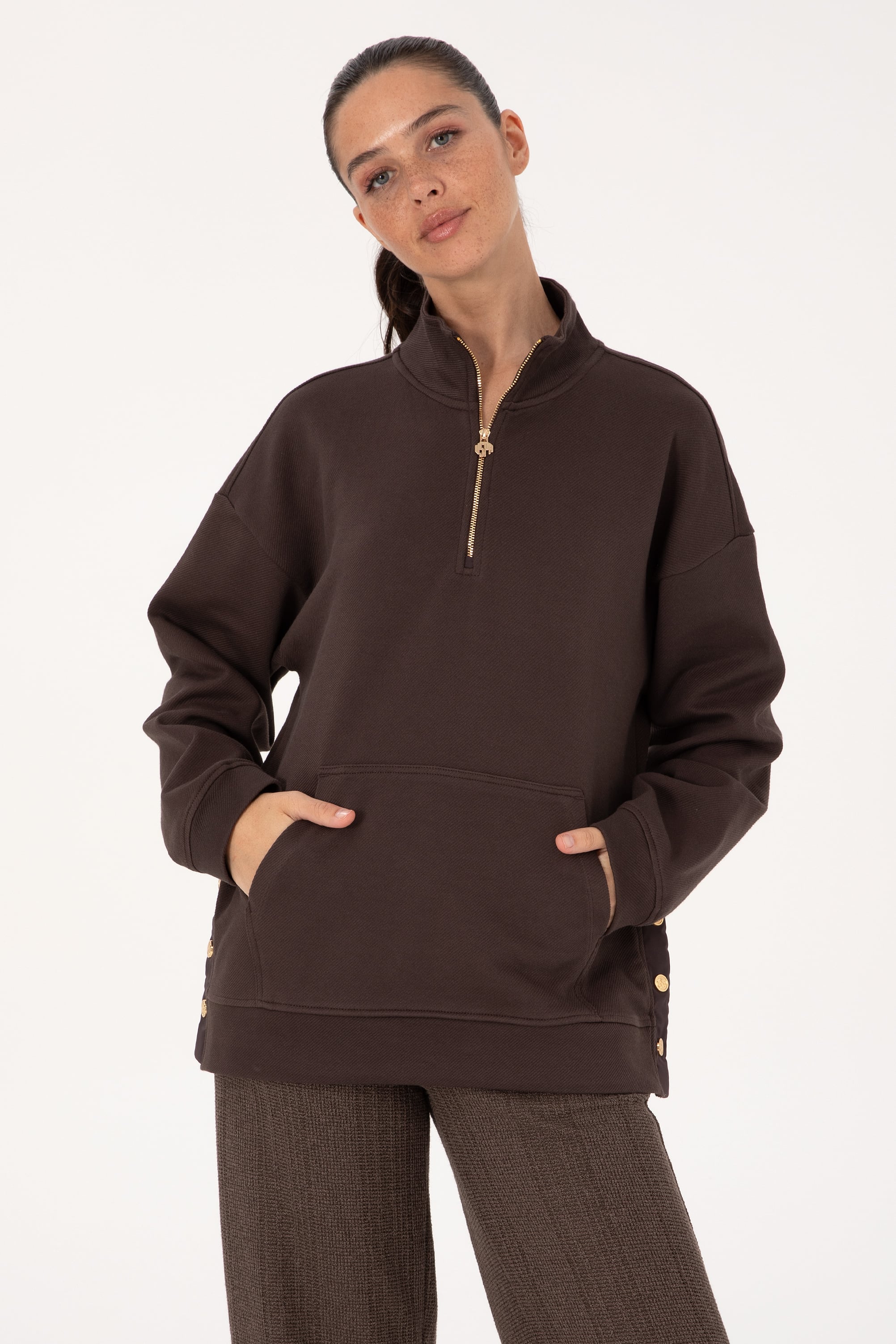 Kadın Kahverengi Fermuarlı Dik Yaka Sweatshirt