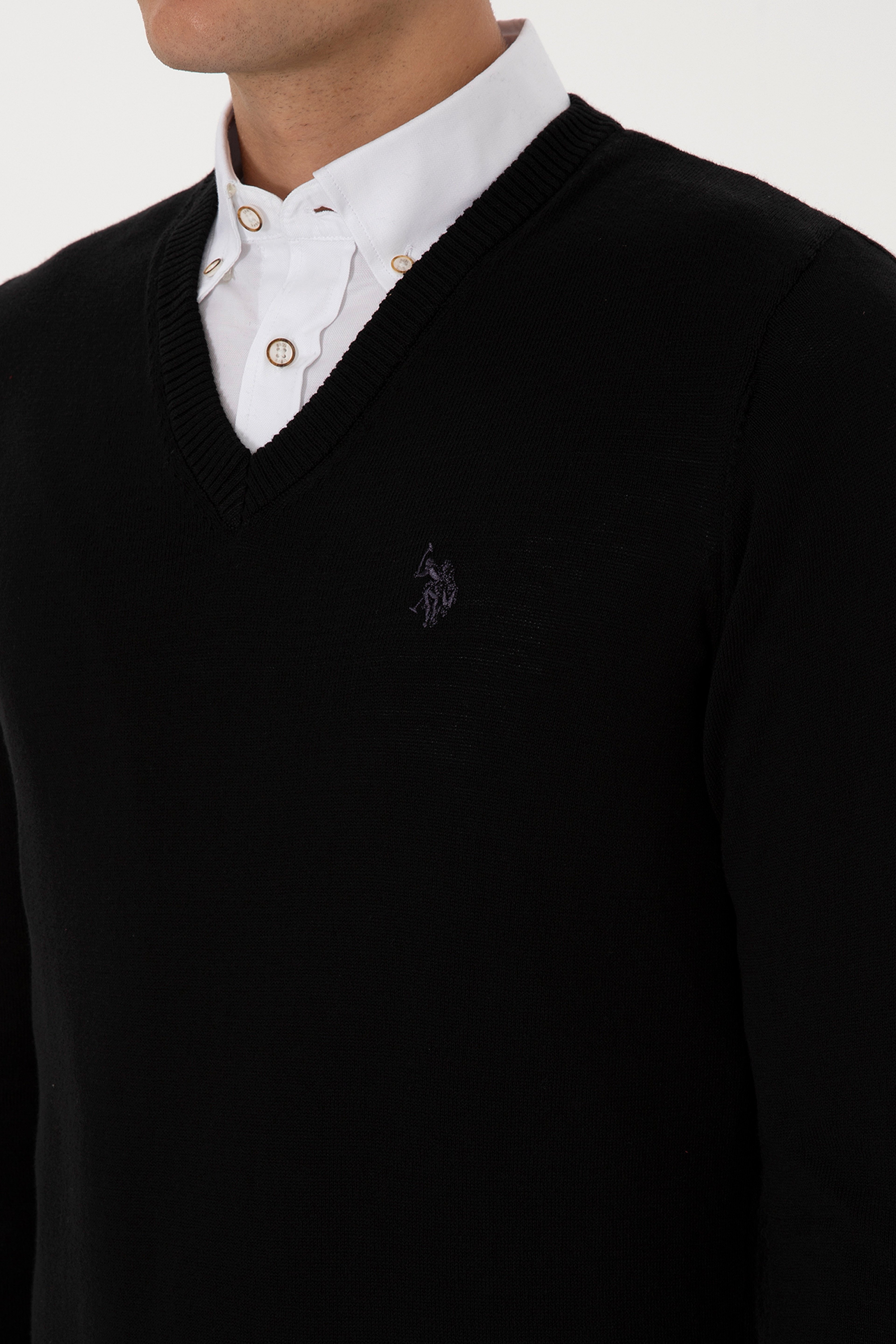 Erkek Slim Fit V Yaka Siyah Basic Triko Kazak
