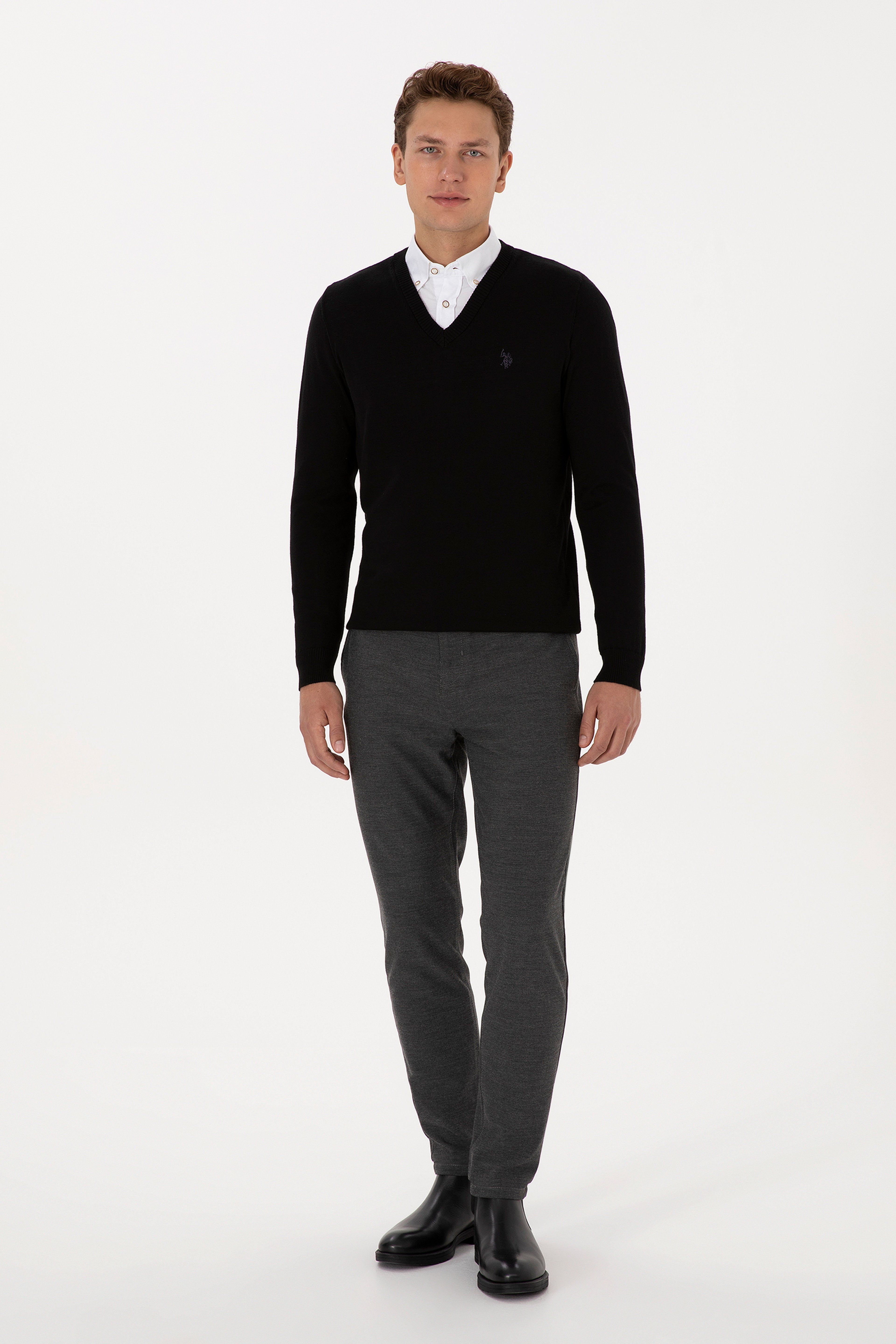 Erkek Slim Fit V Yaka Siyah Basic Triko Kazak - Image 4