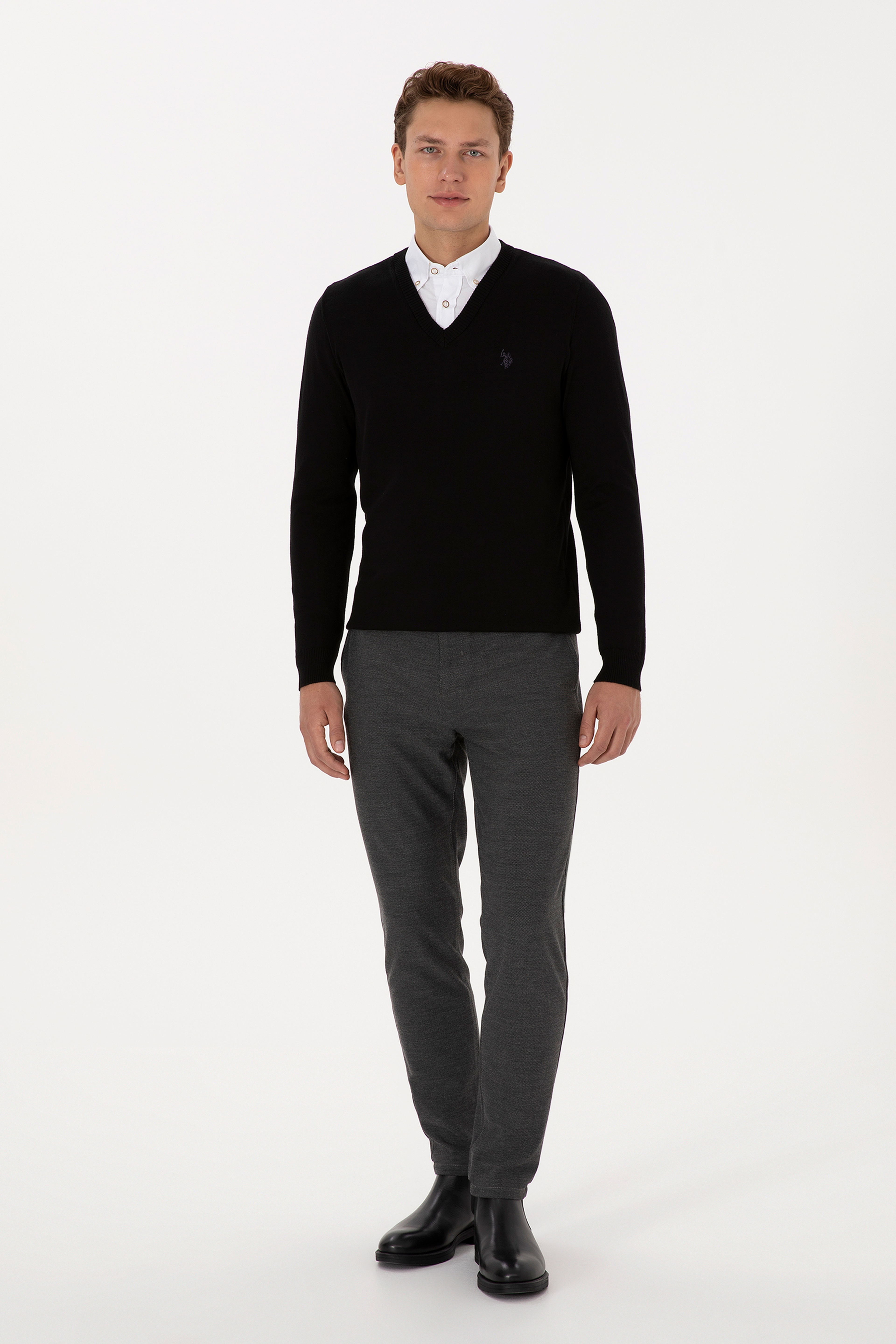 Erkek Slim Fit V Yaka Siyah Basic Triko Kazak