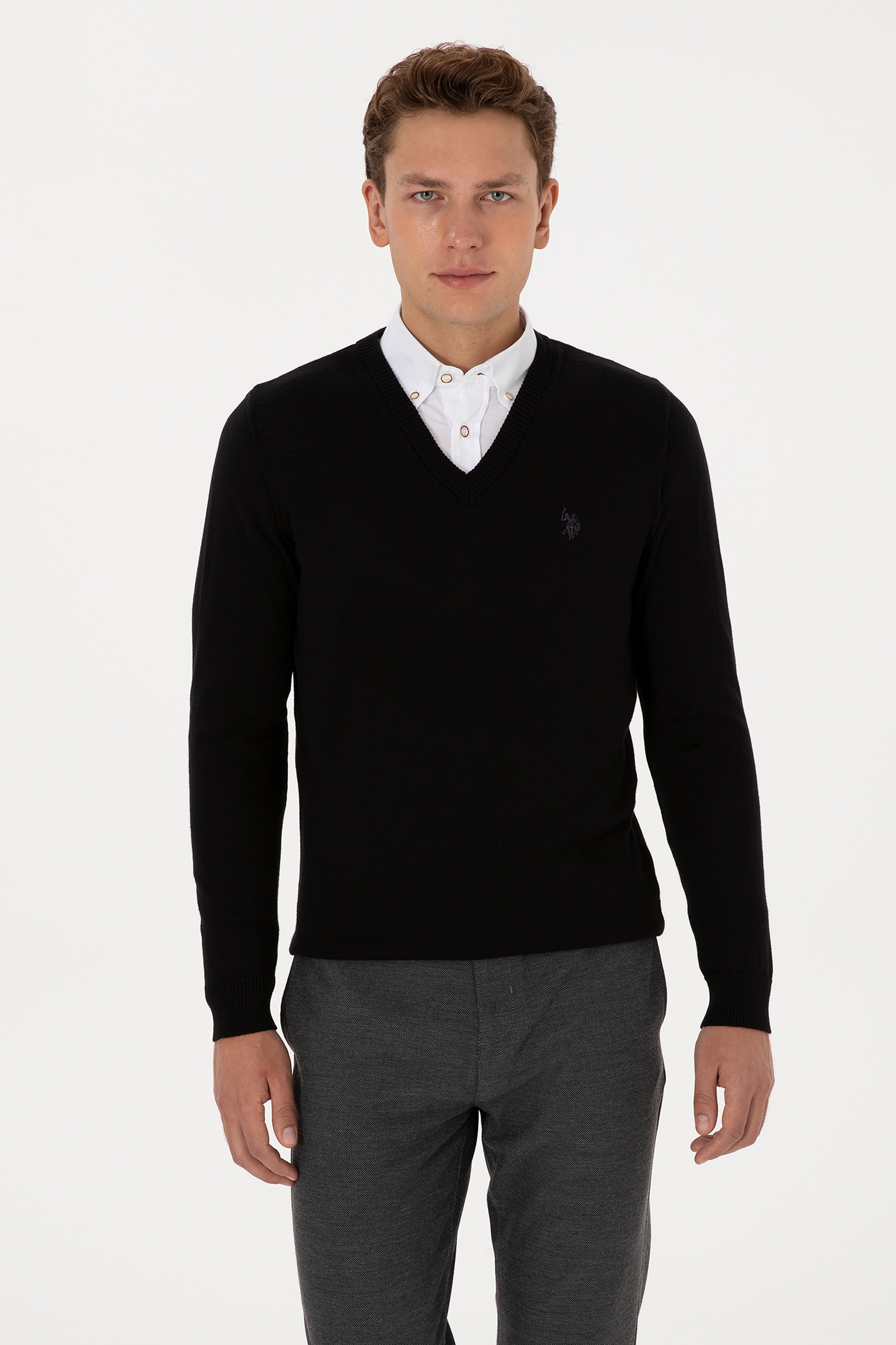 Erkek Slim Fit V Yaka Siyah Basic Triko Kazak - Image 3