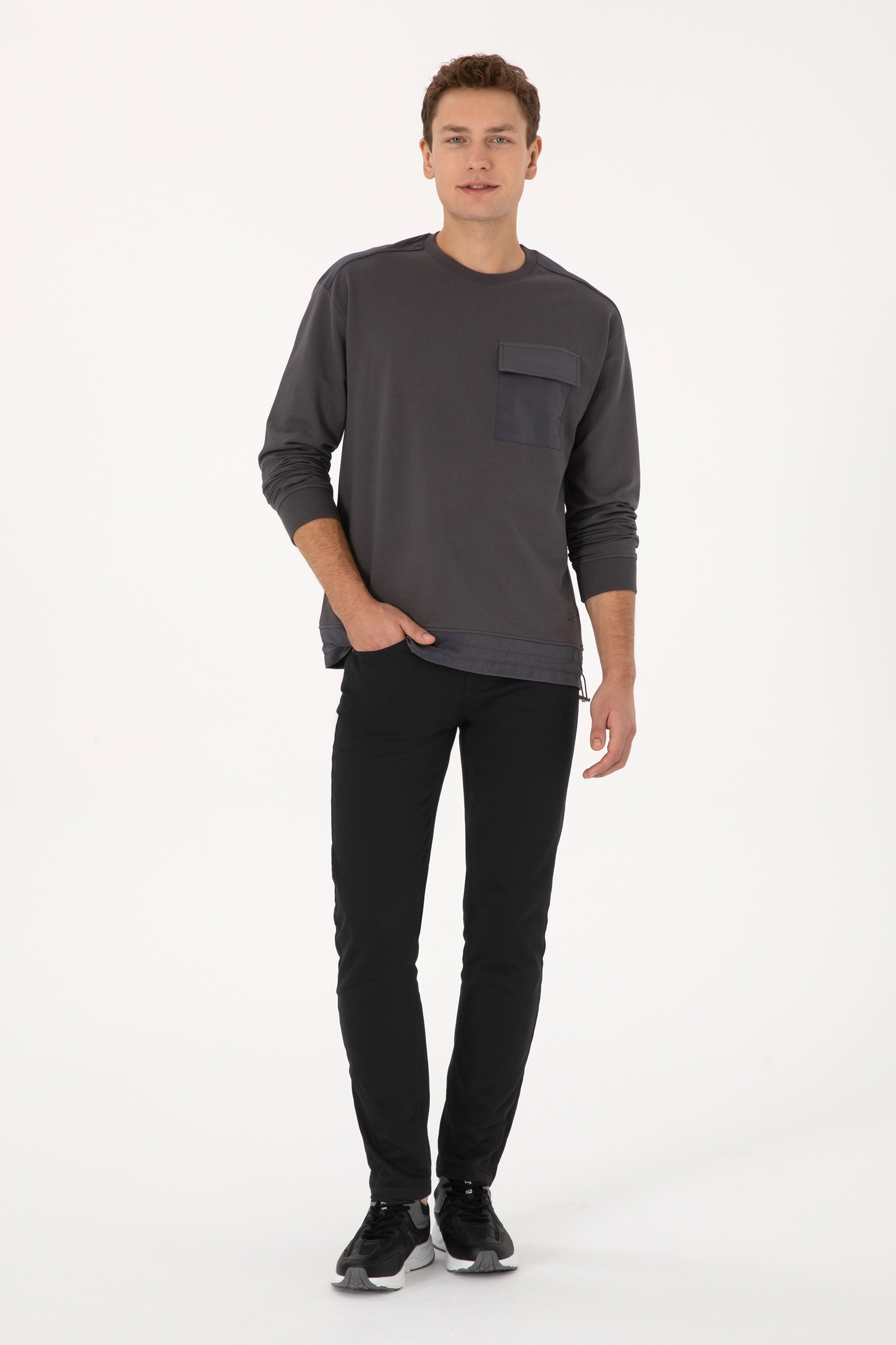Erkek Comfort Fit Bisiklet Yaka Cep Detaylı Gri Sweatshirt - Image 4