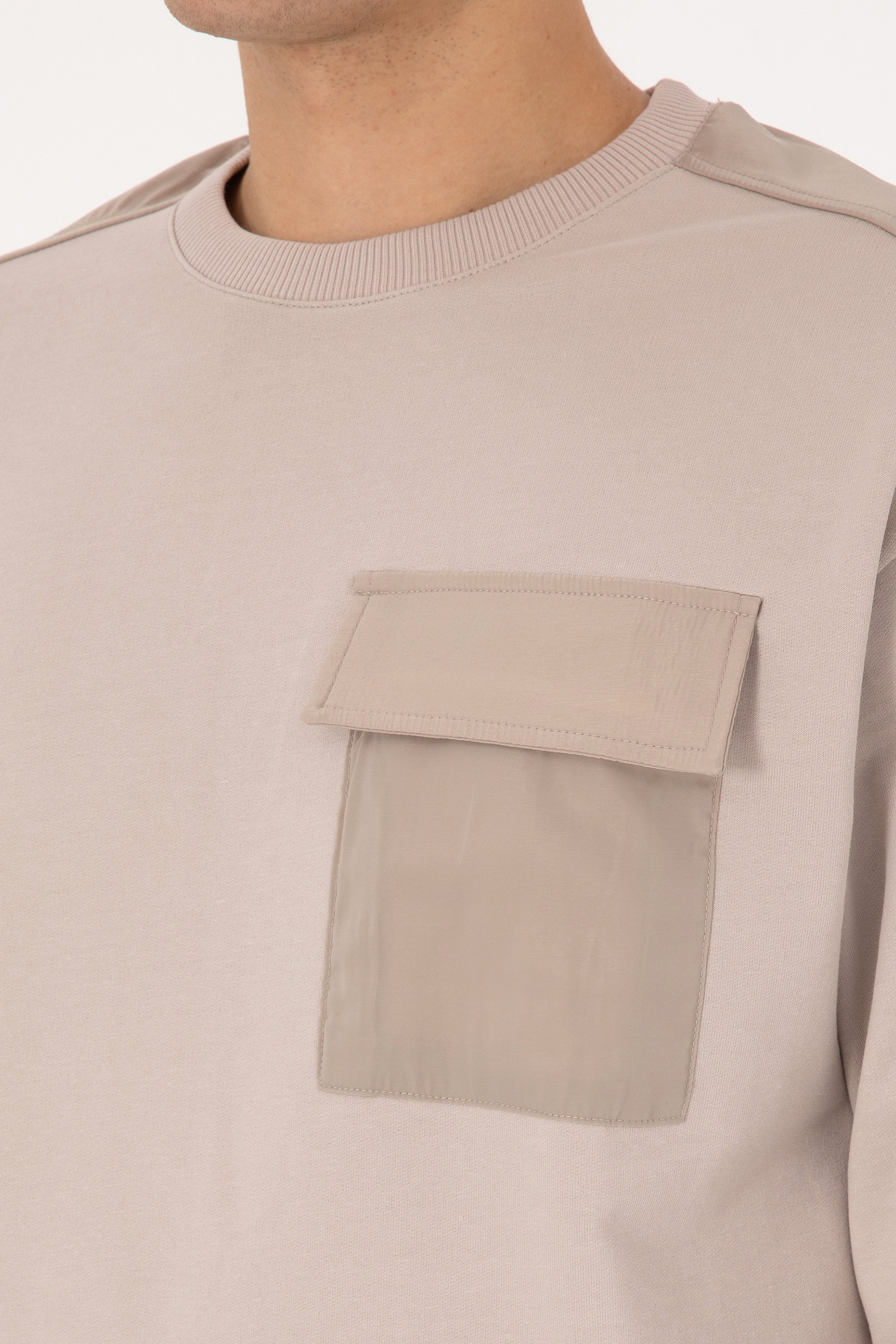Erkek Comfort Fit Bisiklet Yaka Cep Detaylı Taş Sweatshirt - Image 7