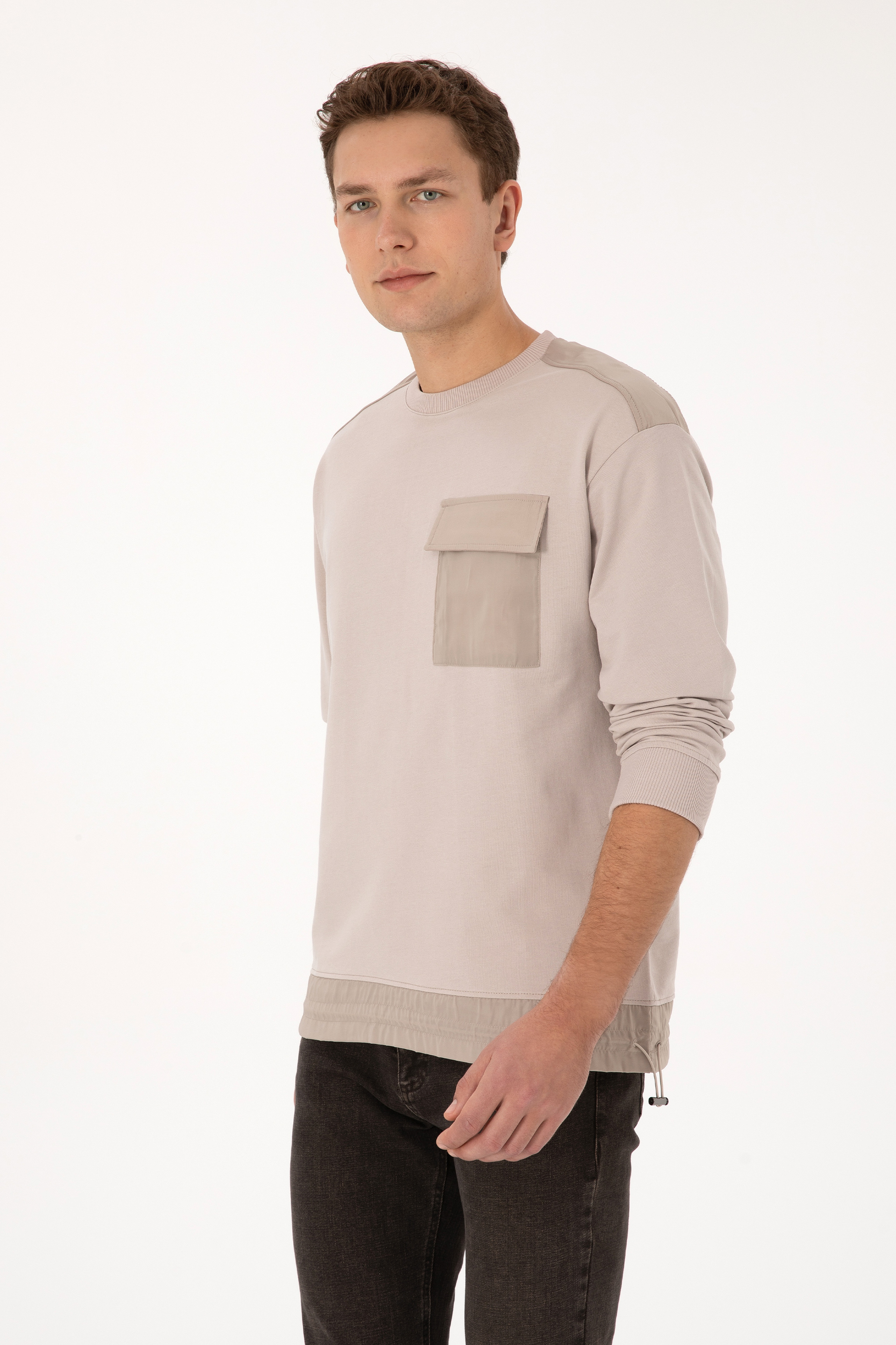 Erkek Comfort Fit Bisiklet Yaka Cep Detaylı Taş Sweatshirt - Image 3