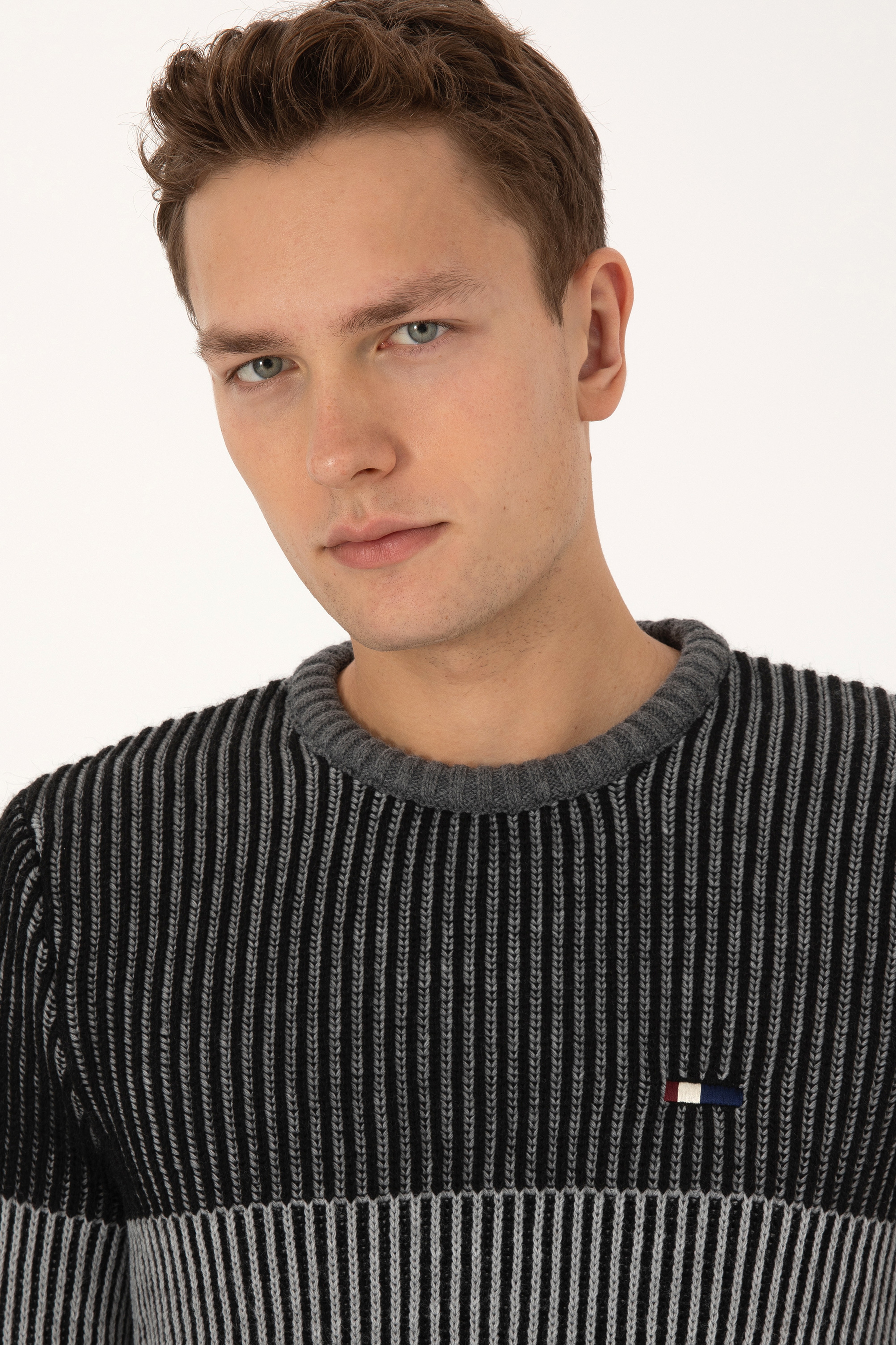Erkek Slim Fit Bisiklet Yaka Siyah Kazak - Image 2