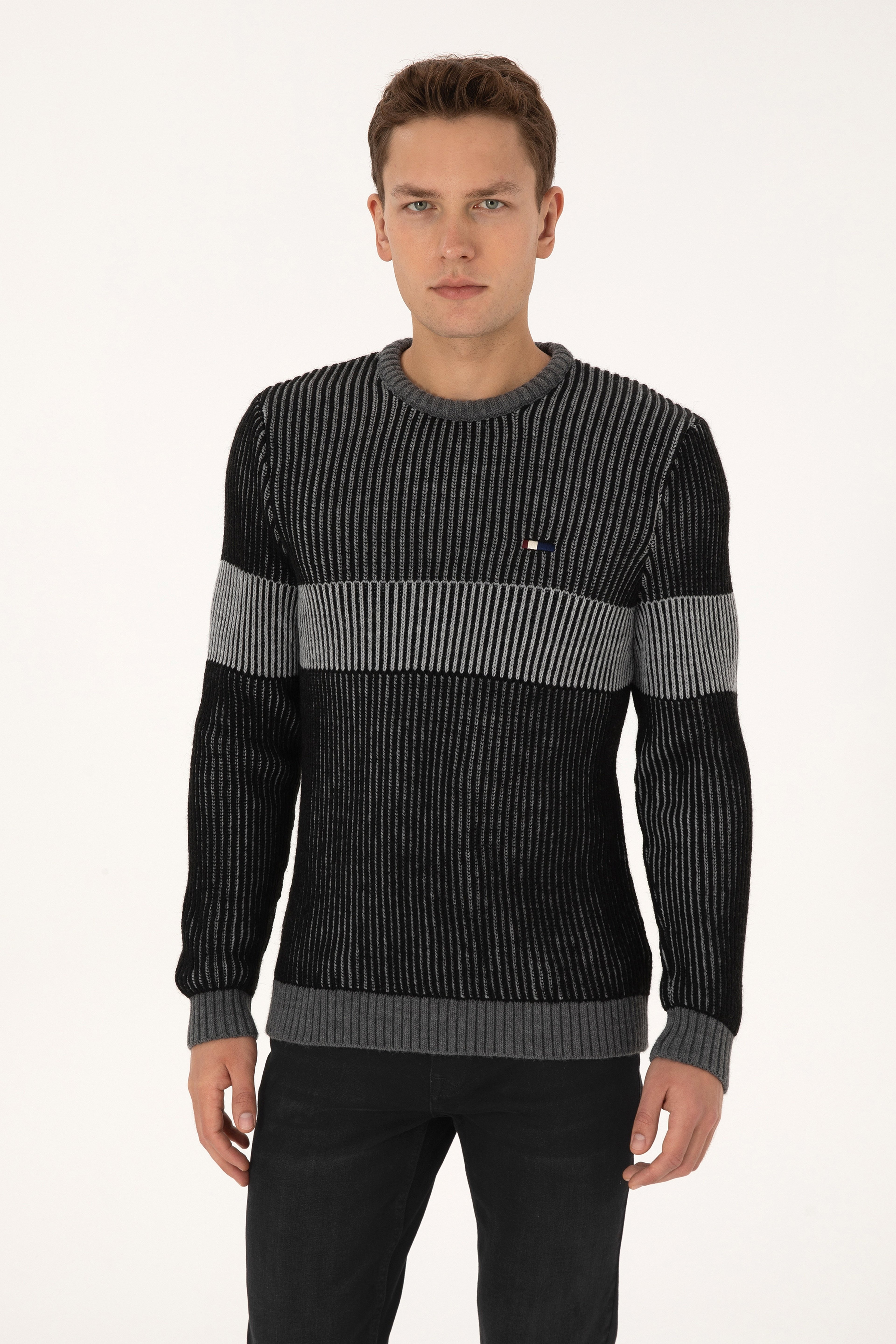 Erkek Slim Fit Bisiklet Yaka Siyah Kazak - Image 3