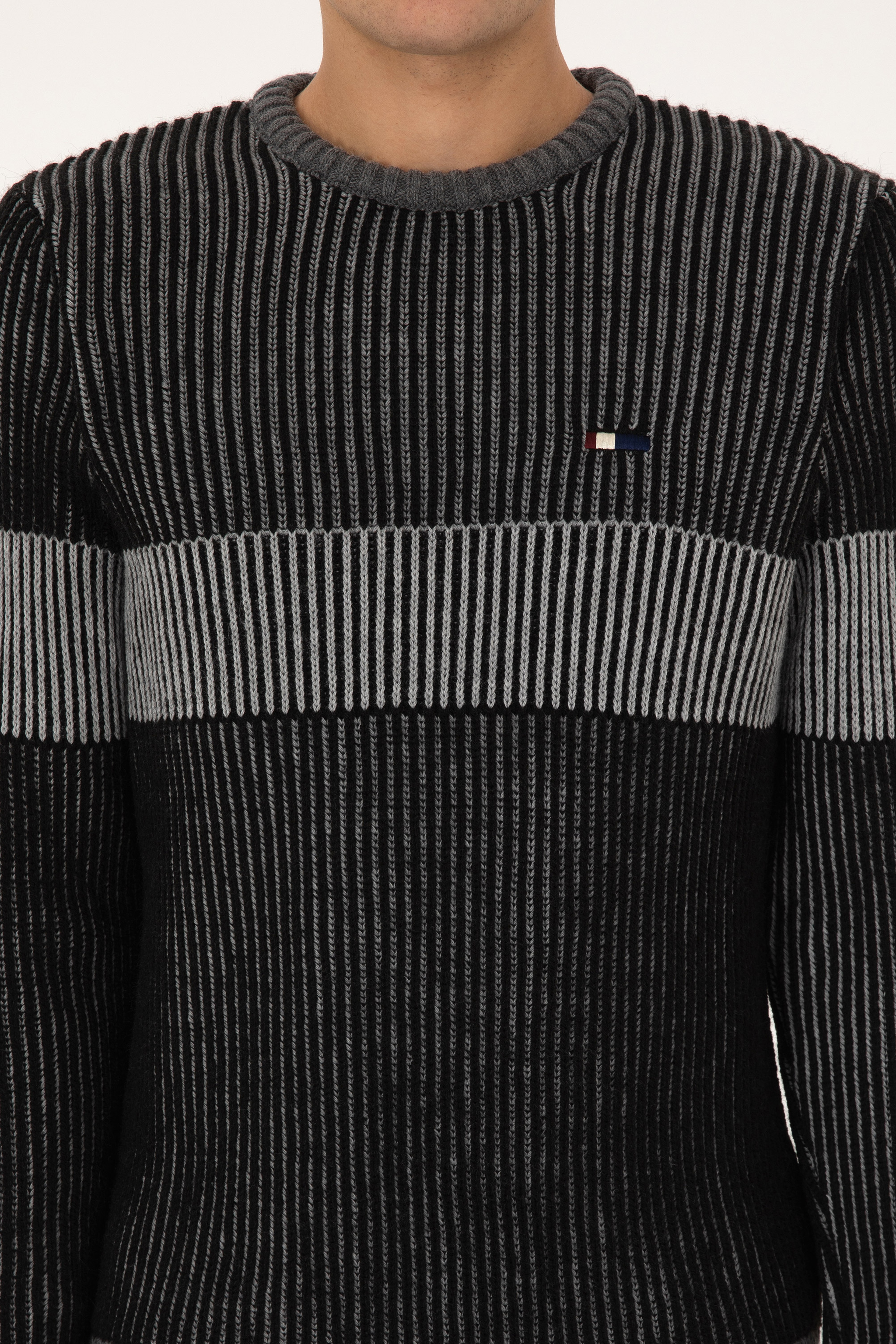 Erkek Slim Fit Bisiklet Yaka Siyah Kazak