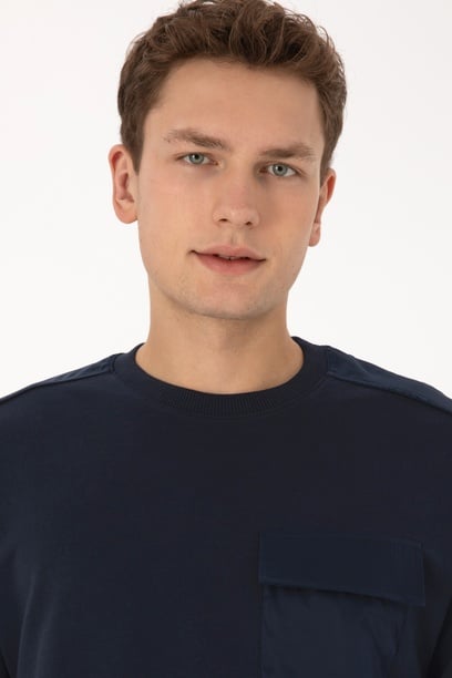 Erkek Comfort Fit Bisiklet Yaka Cep Detaylı Lacivert Sweatshirt