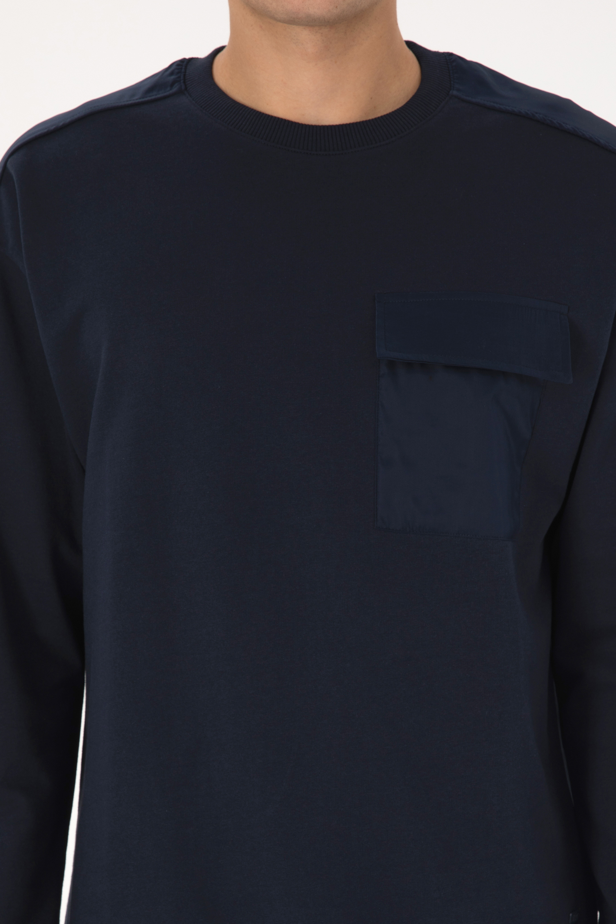 Erkek Comfort Fit Bisiklet Yaka Cep Detaylı Lacivert Sweatshirt - Image 6