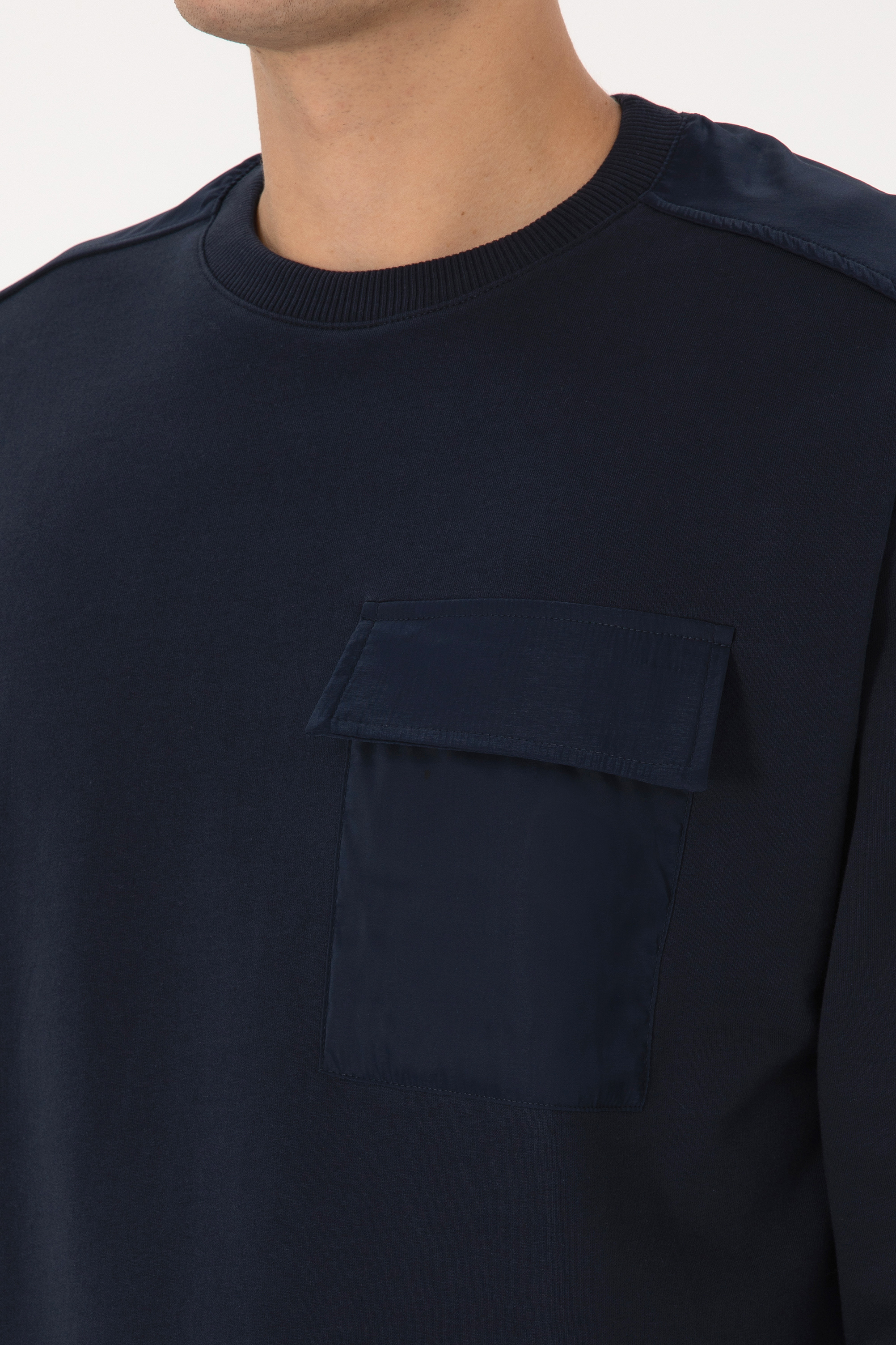 Erkek Comfort Fit Bisiklet Yaka Cep Detaylı Lacivert Sweatshirt - Image 7