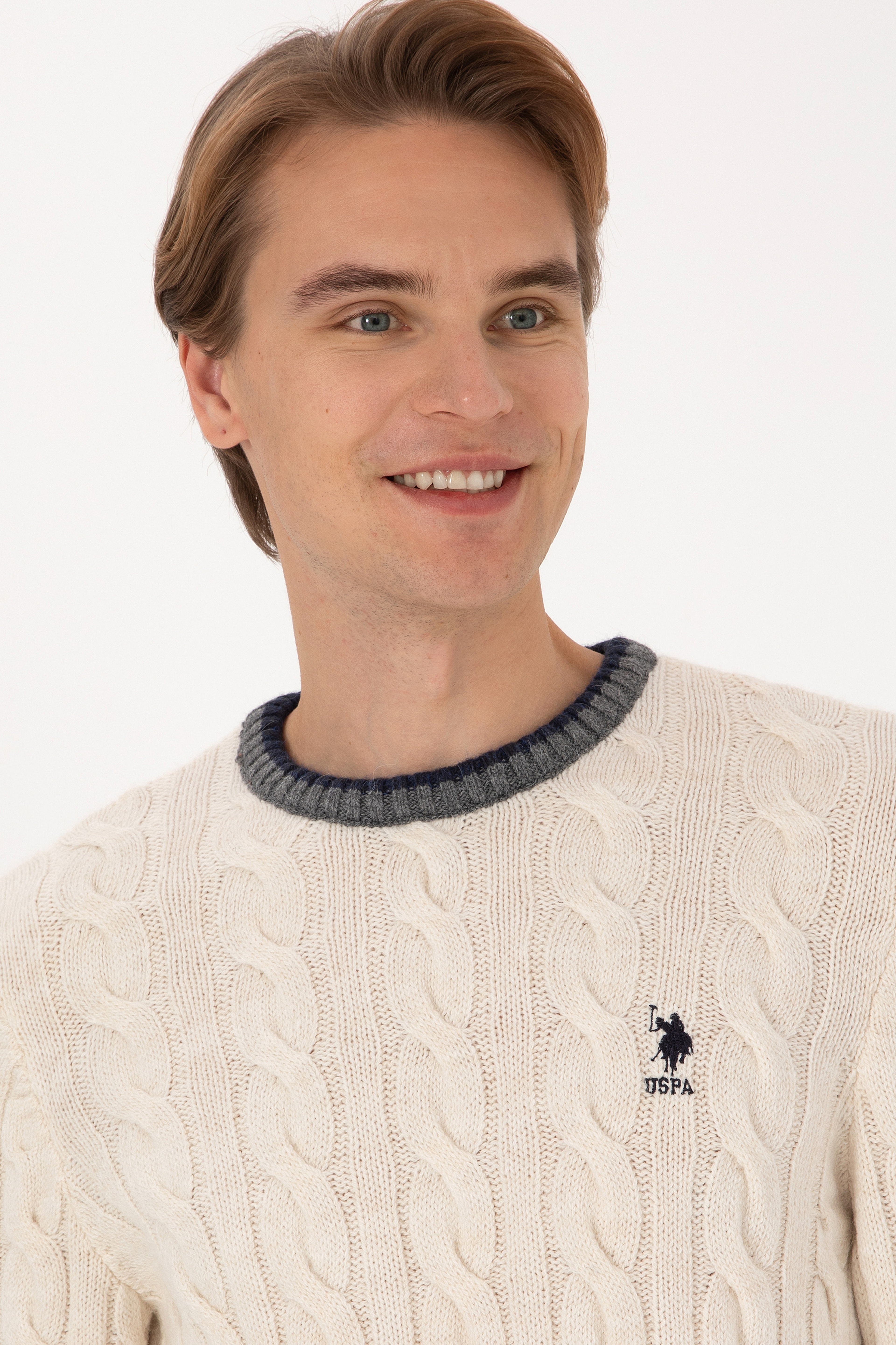 Erkek Krem Regular Fit Bisiklet Yaka Kazak