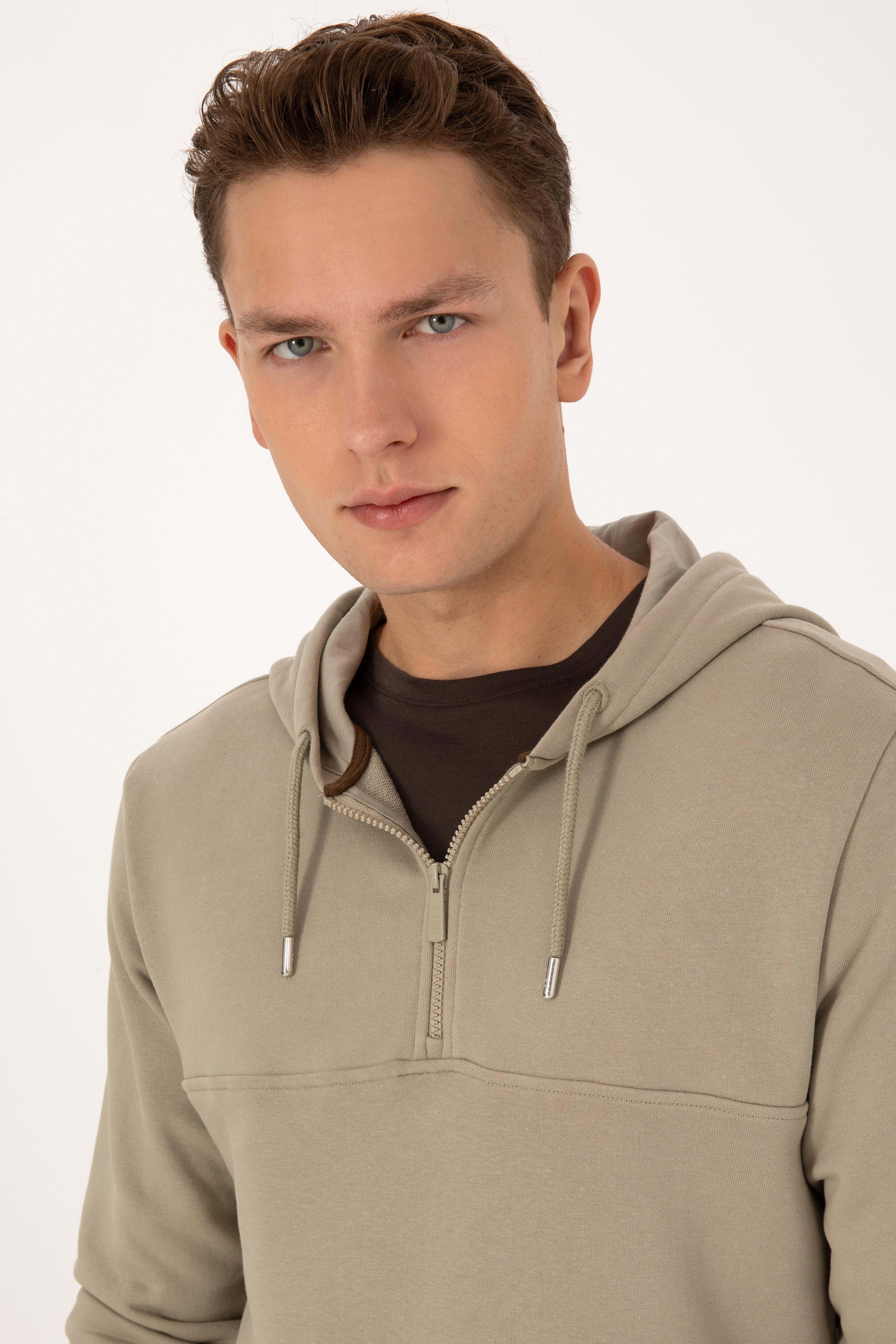 Erkek Regular Fit Yarım Fermuarlı Kapüşonlu Açık Haki Sweatshirt - Image 2