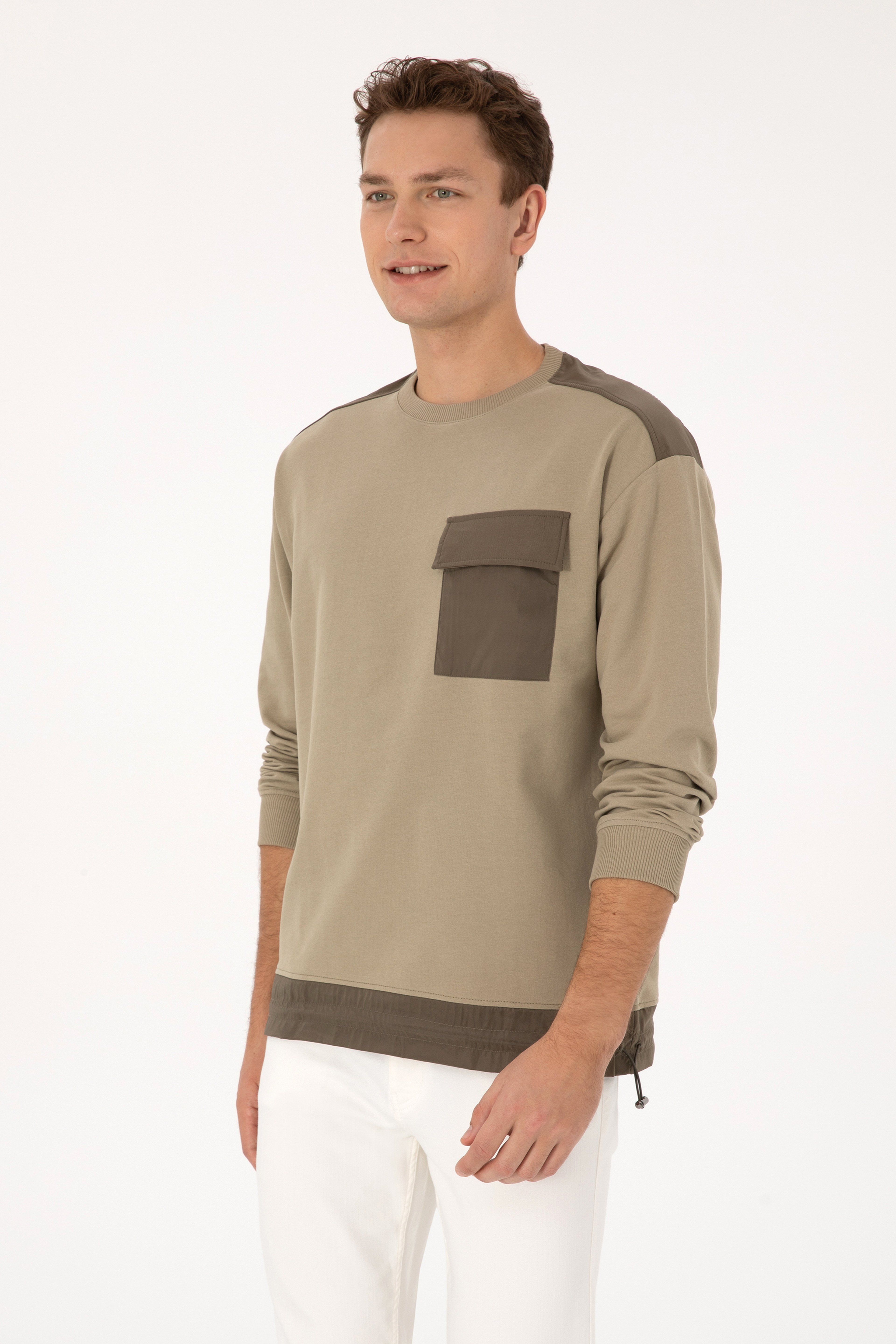 Erkek Comfort Fit Bisiklet Yaka Cep Detaylı Açık Haki Sweatshirt - Image 3
