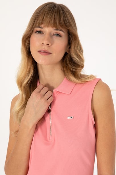 Kadın Pembe Polo Yaka Yarım Fermuarlı Tişört