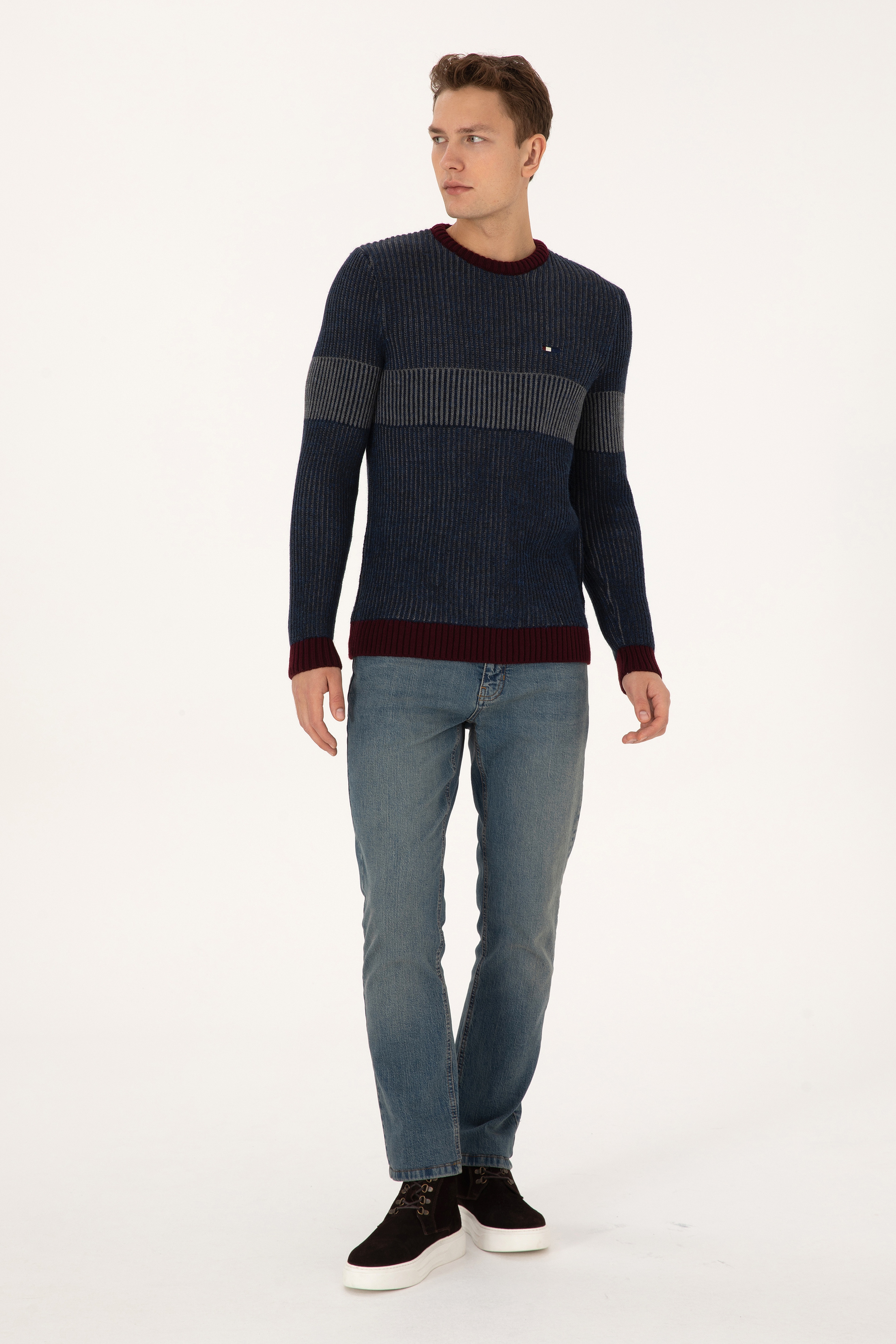 Erkek Slim Fit Bisiklet Yaka Lacivert Kazak