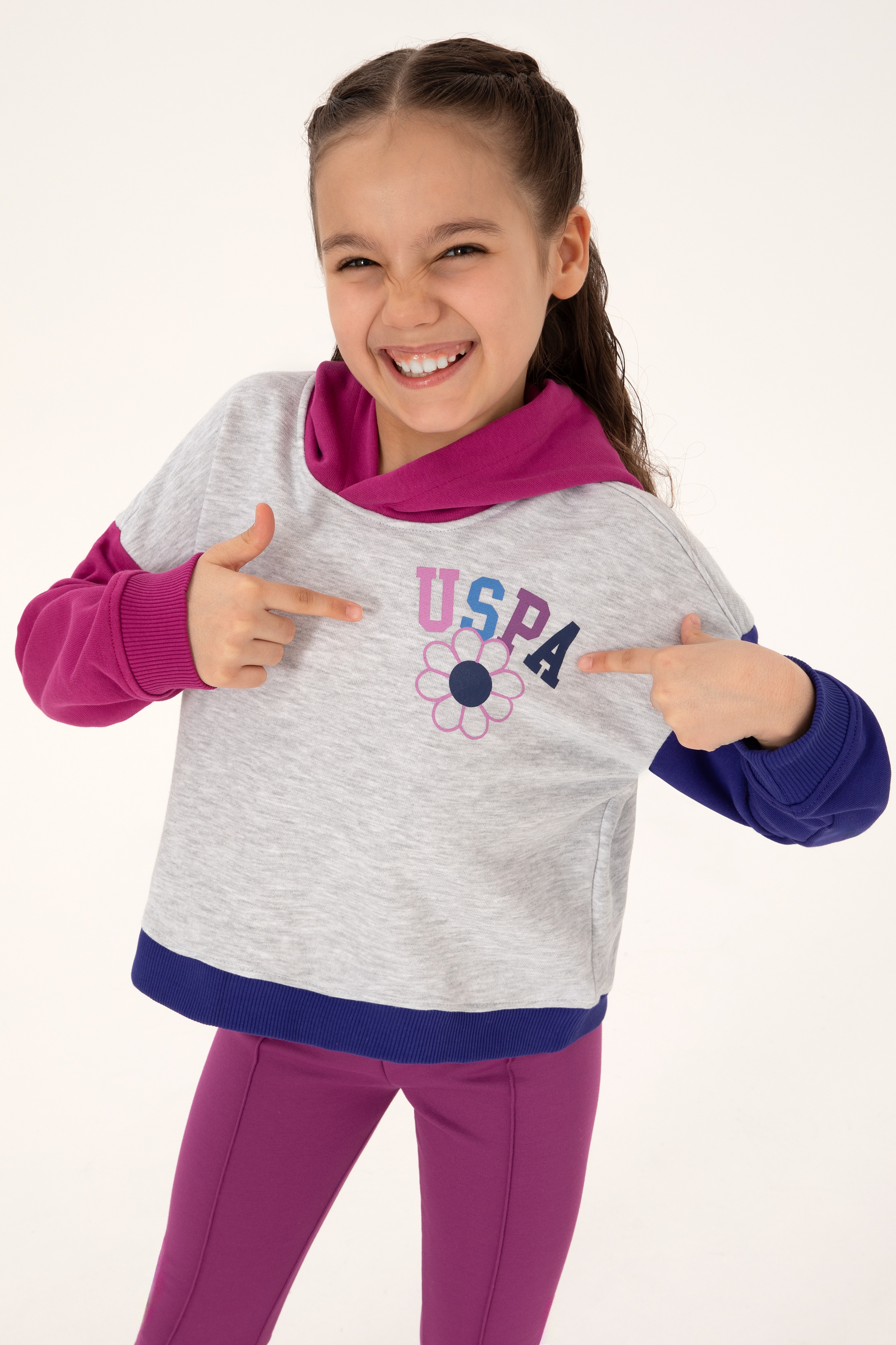 Kız Çocuk Kapüşonlu Fuşya Sweatshirt - Image 1