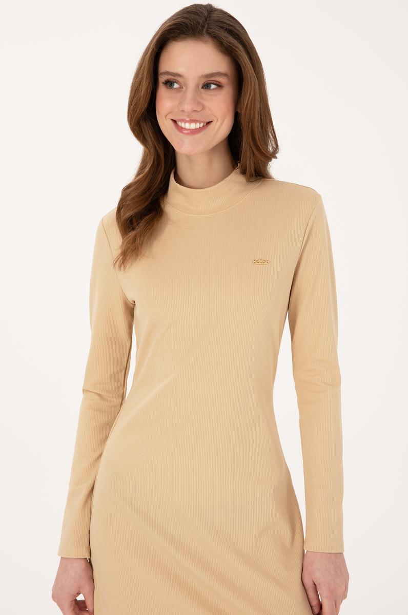 Kadın Kum Yırtmaçlı Dik Yaka Midi Boy Örme Elbise