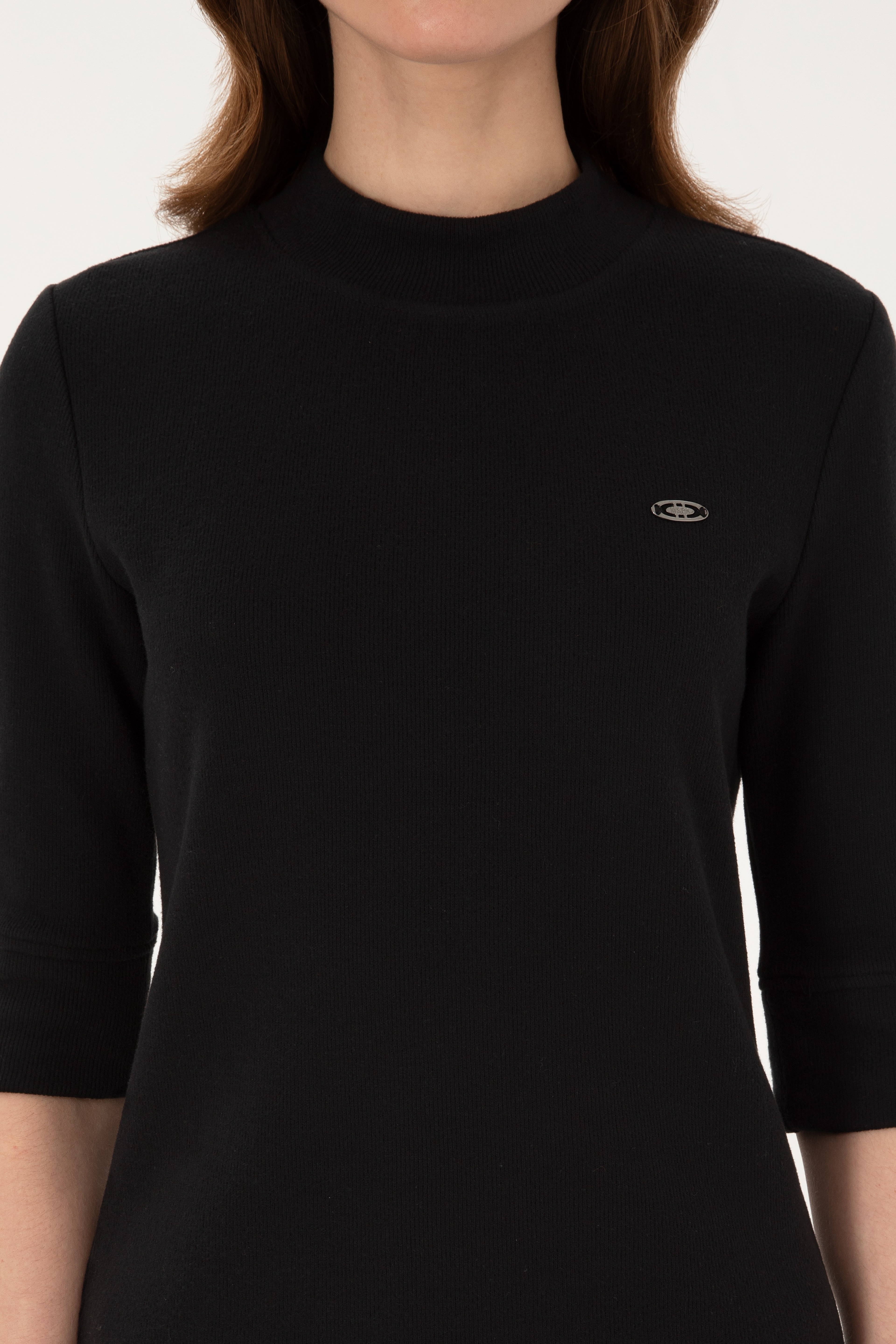 Kadın Siyah Düğme Detaylı Balıkçı Yaka Sweatshirt