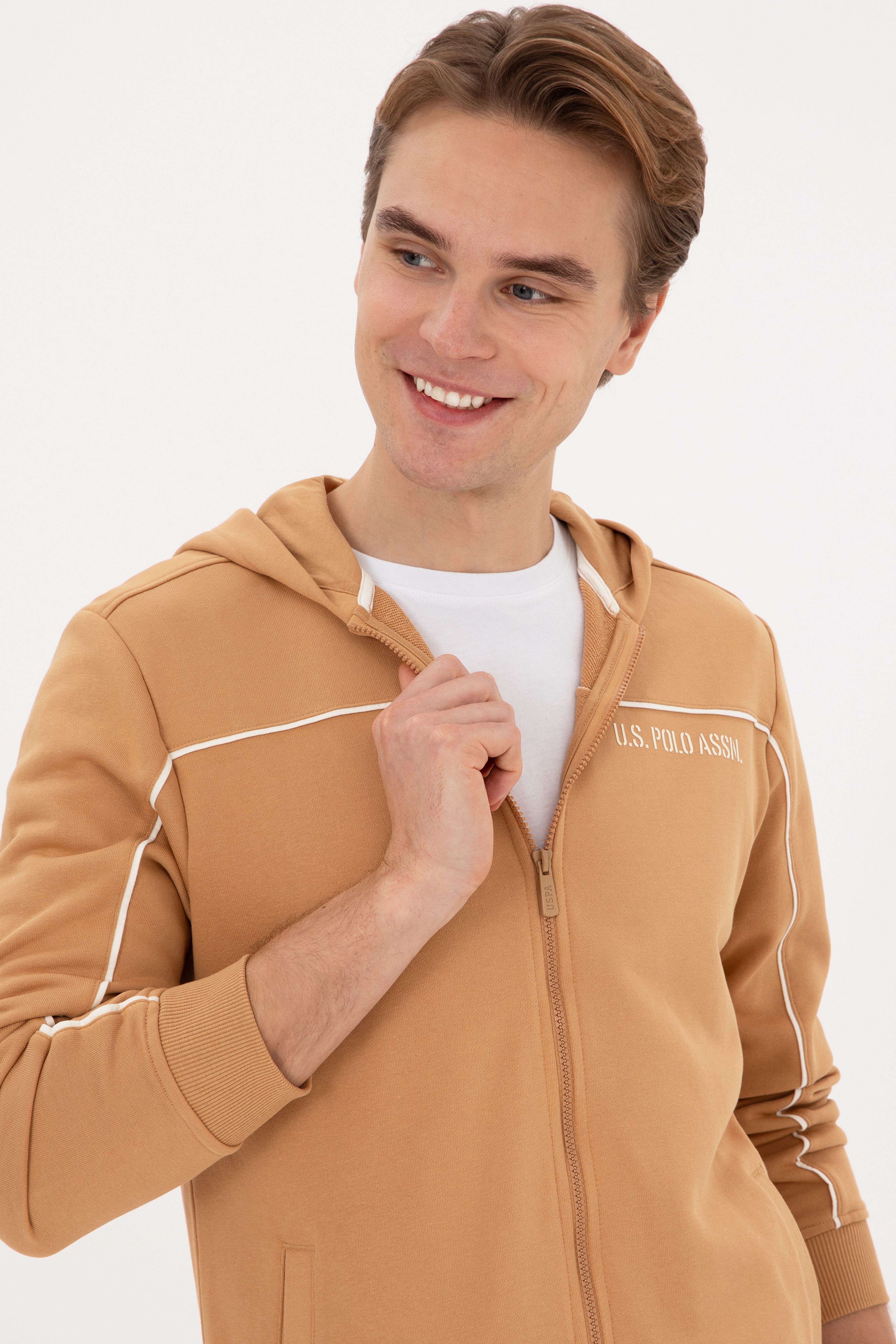 Erkek Regular Fit Fermuarlı Kapüşonlu Camel Örme Hırka - Image 2
