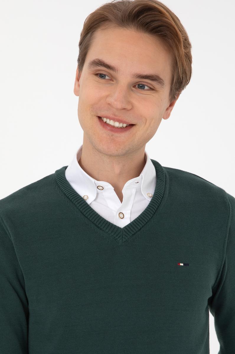 Erkek Slim Fit V Yaka Koyu Yeşil Basic Kazak