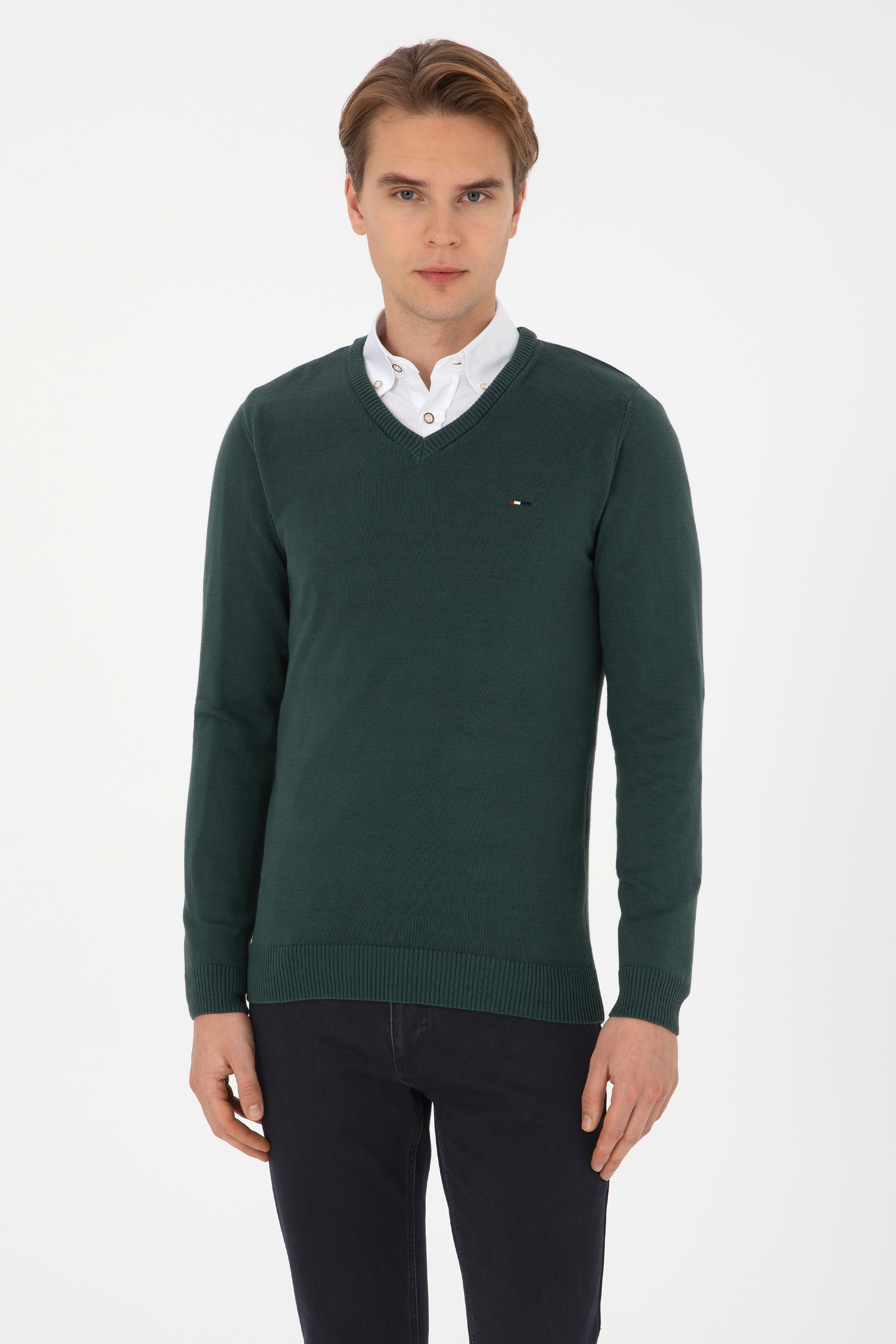 Erkek Slim Fit V Yaka Koyu Yeşil Basic Kazak - Image 1