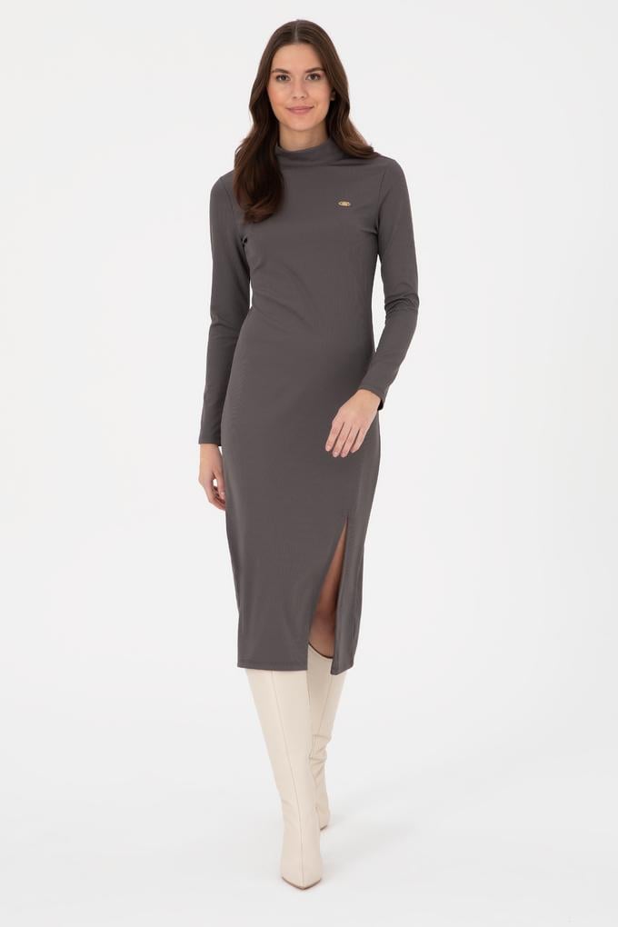 Kadın Antrasit Yırtmaçlı Dik Yaka Midi Boy Örme Elbise