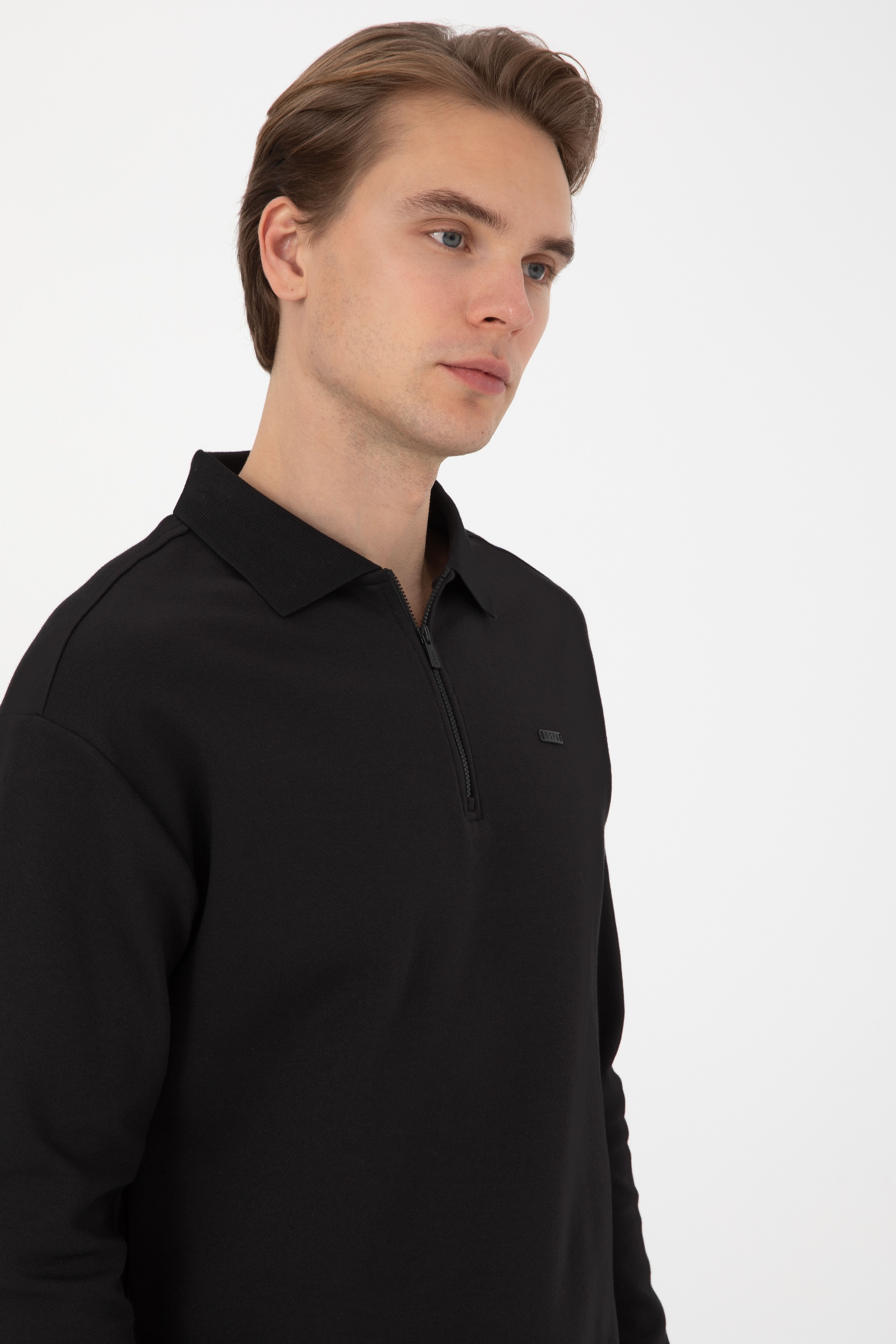 Erkek Comfort Fit Yarım Fermuarlı Siyah Sweatshirt - Image 2