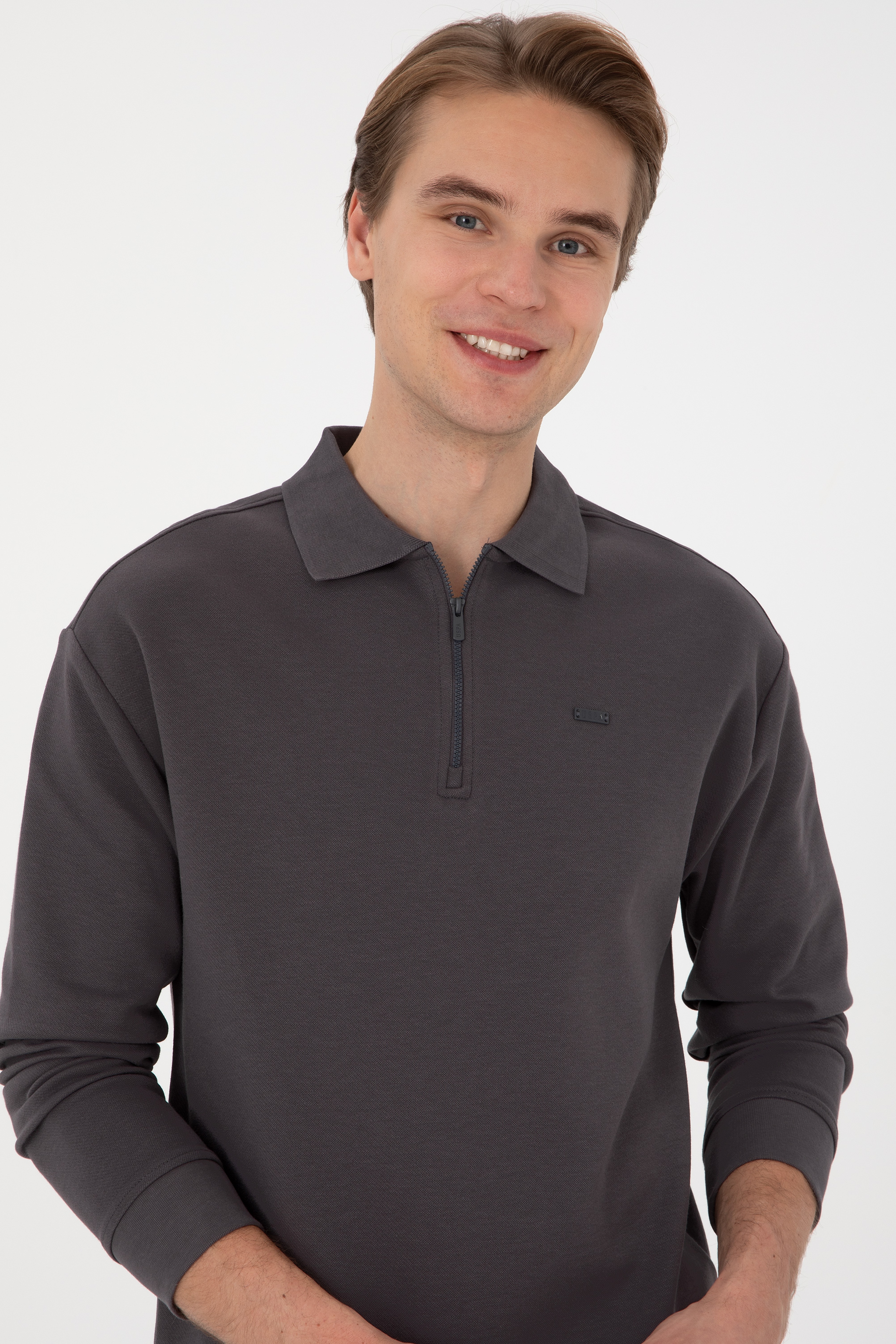 Erkek Comfort Fit Yarım Fermuarlı Gri Sweatshirt - Image 2
