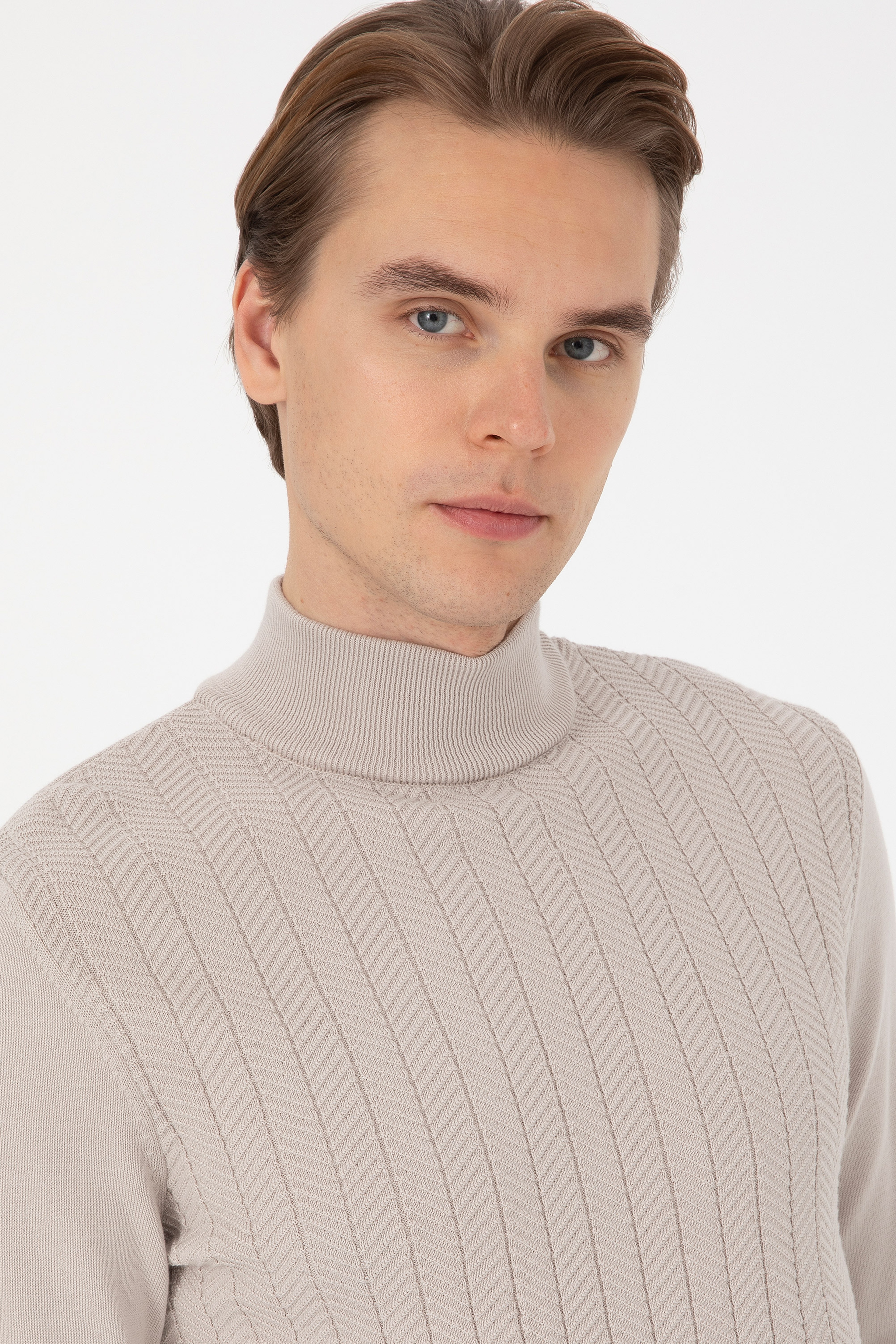 Erkek Slim Fit Yarım Balıkçı Yaka Taş Kazak