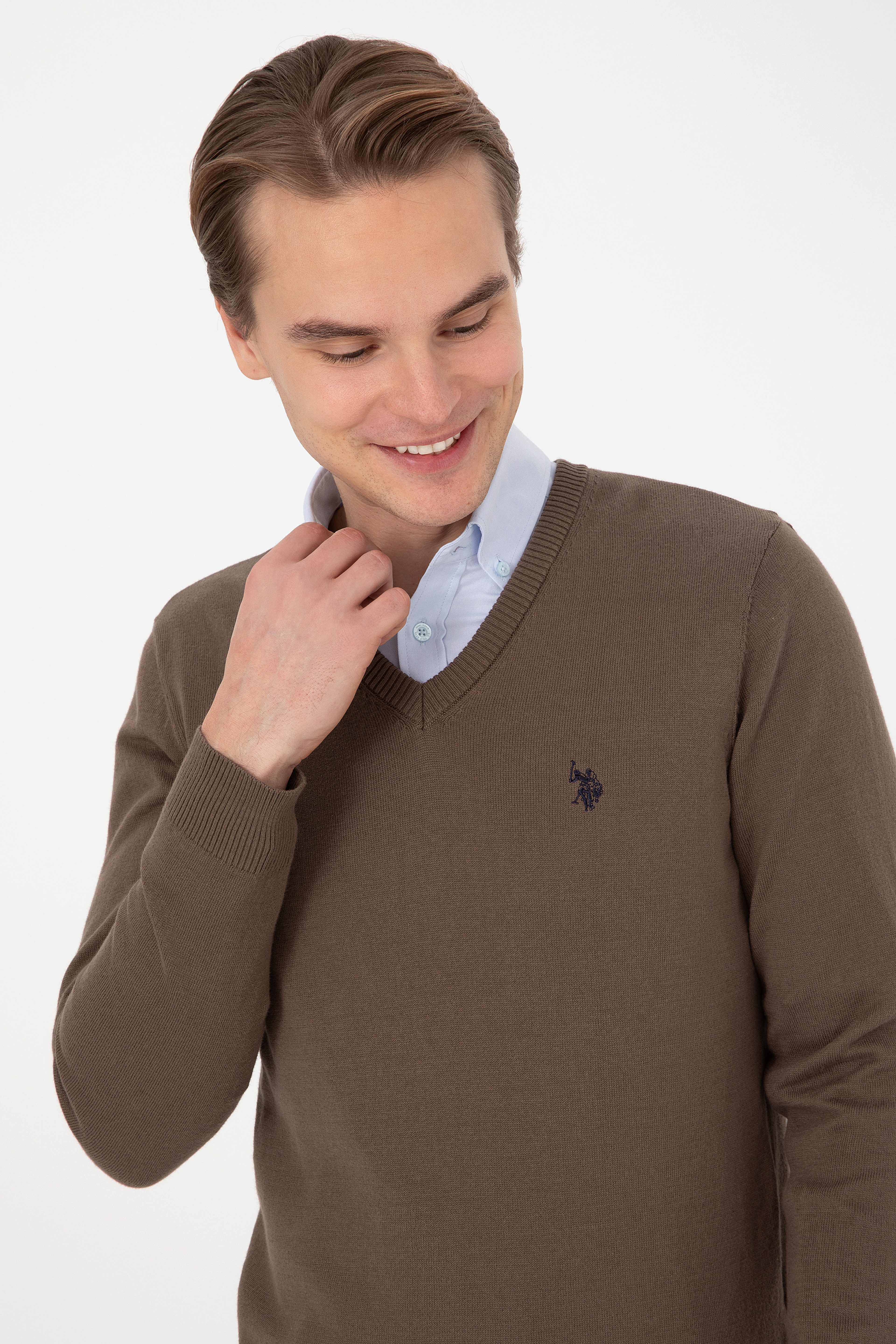 Erkek Slim Fit V Yaka Vizon Basic Kazak - Image 2