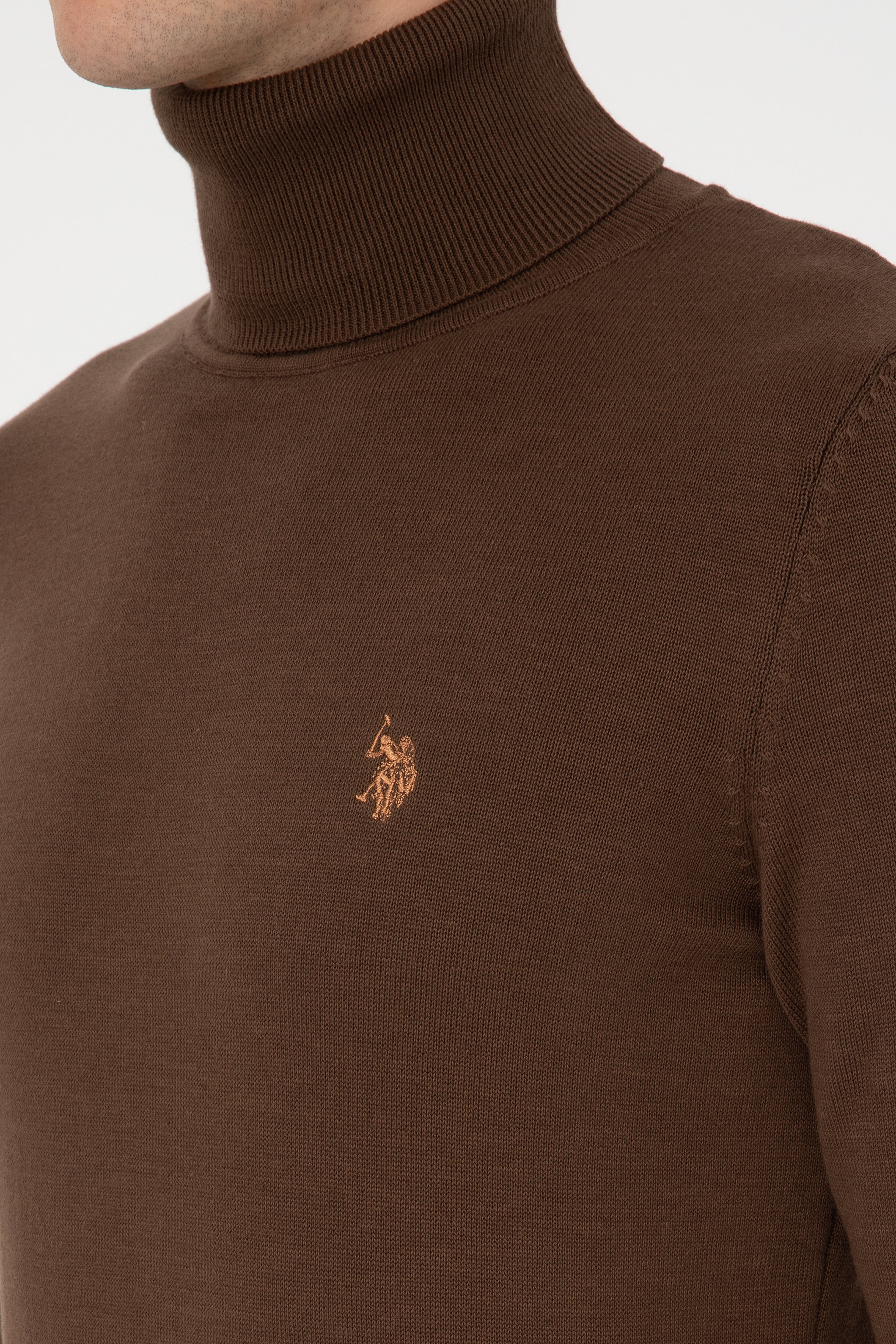 Erkek Slim Fit Boğazlı Kahverengi Basic Kazak