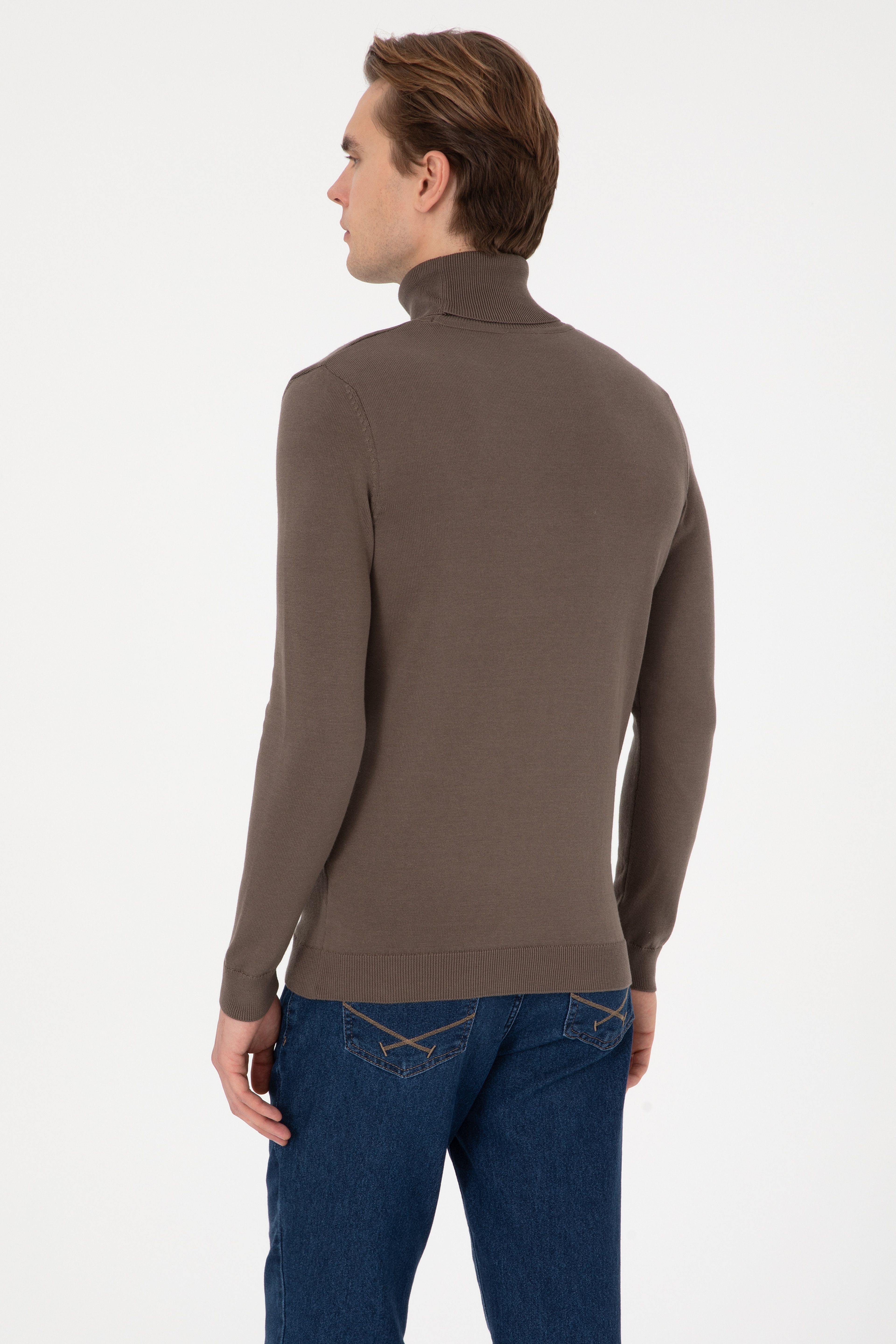 Erkek Slim Fit Boğazlı Vizon Basic Kazak - Image 5