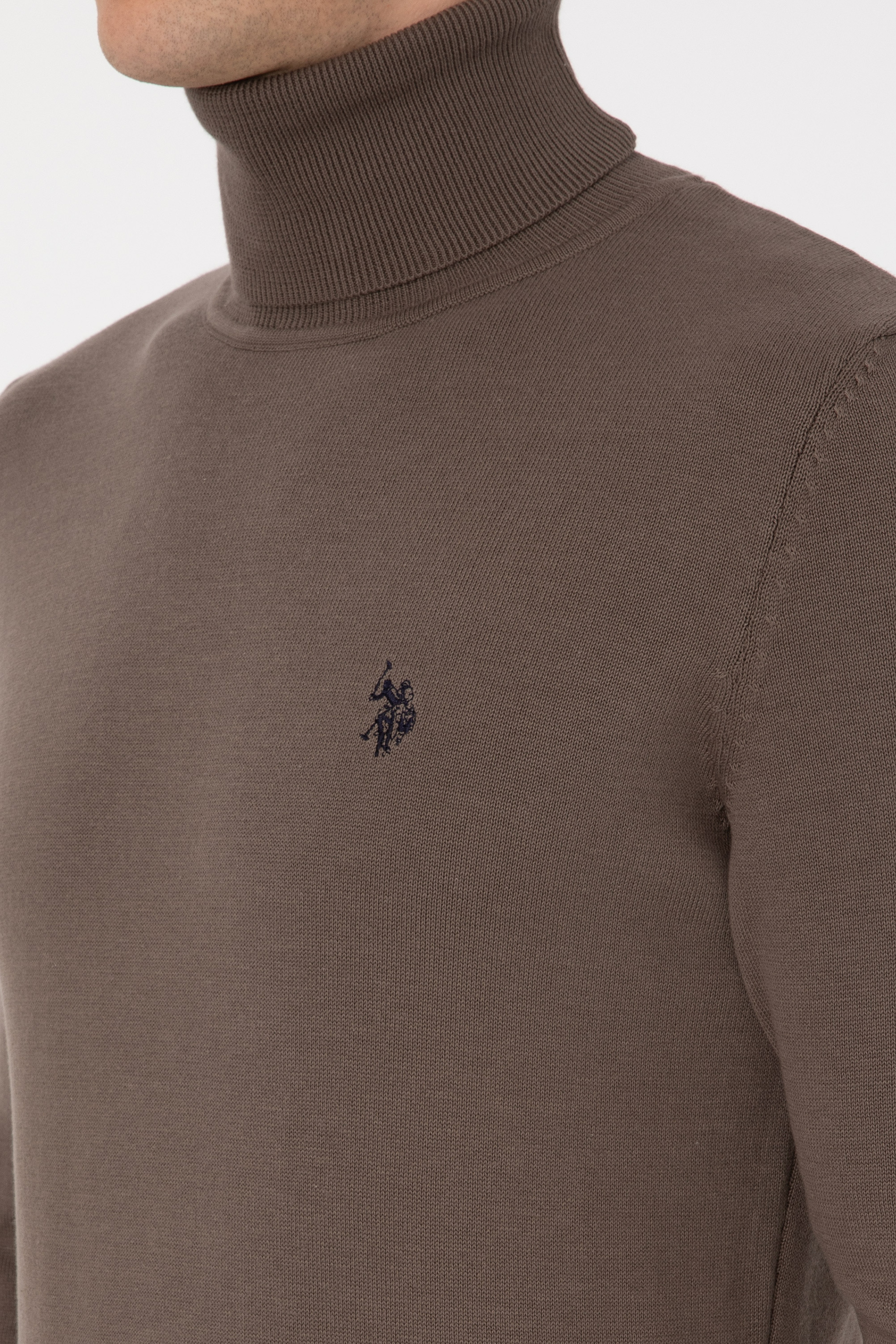 Erkek Slim Fit Boğazlı Vizon Basic Kazak