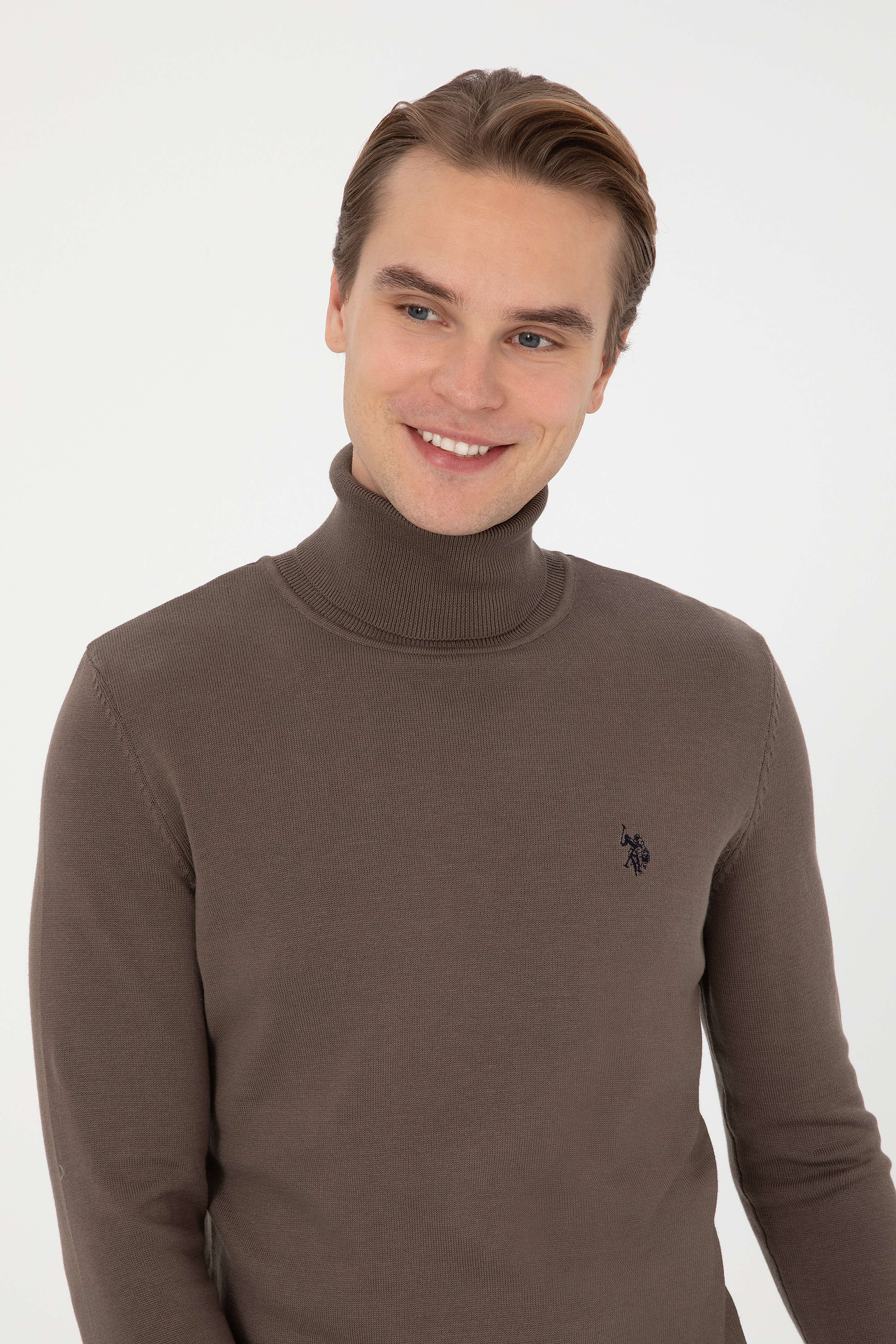 Erkek Slim Fit Boğazlı Vizon Basic Kazak - Image 2