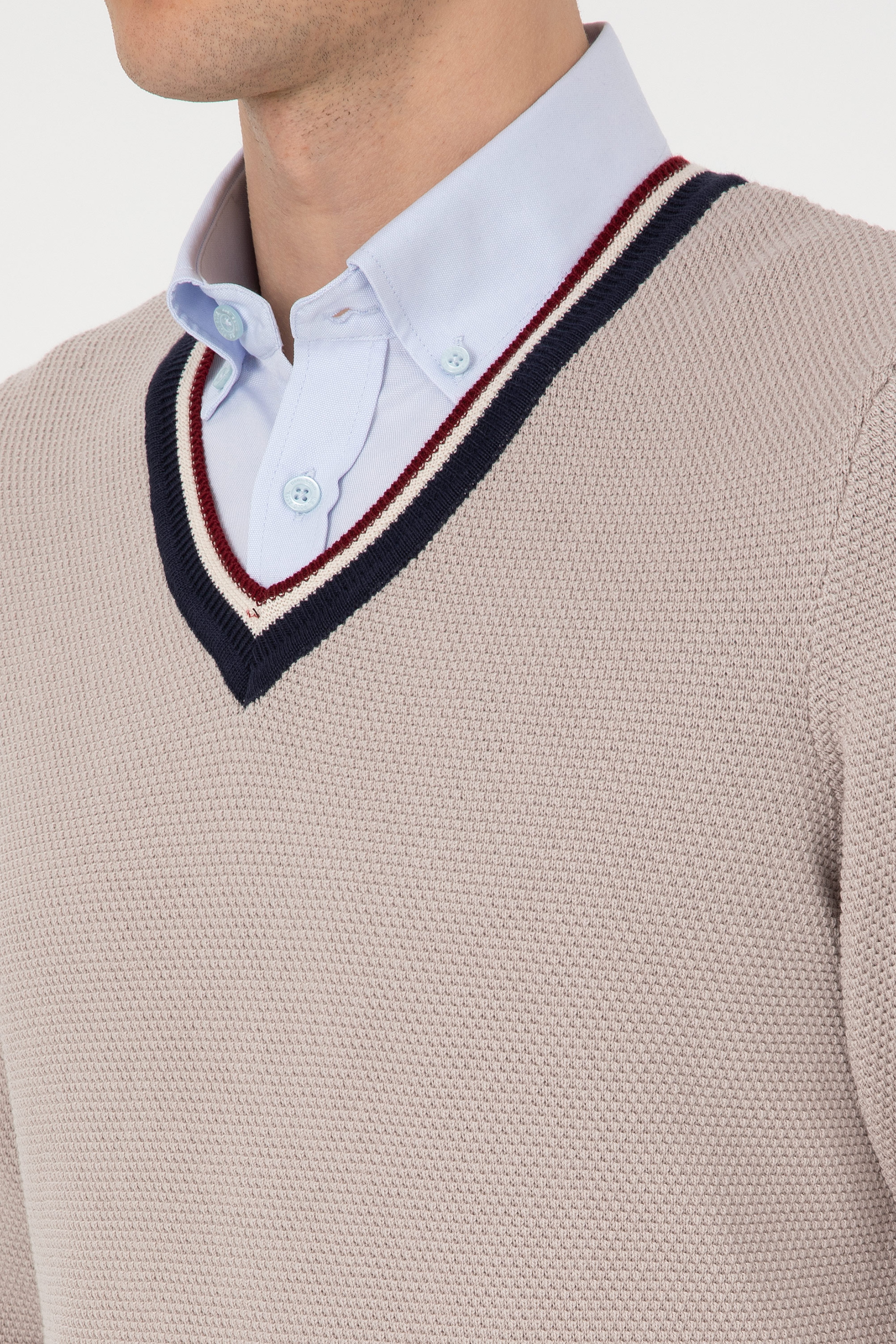 Erkek Regular Fit V Yaka Taş Kazak - Image 7