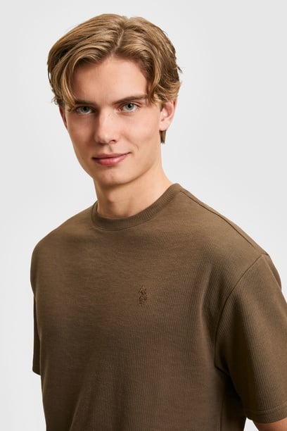 Erkek Comfort Fit Bisiklet Yaka Kahverengi Tişört