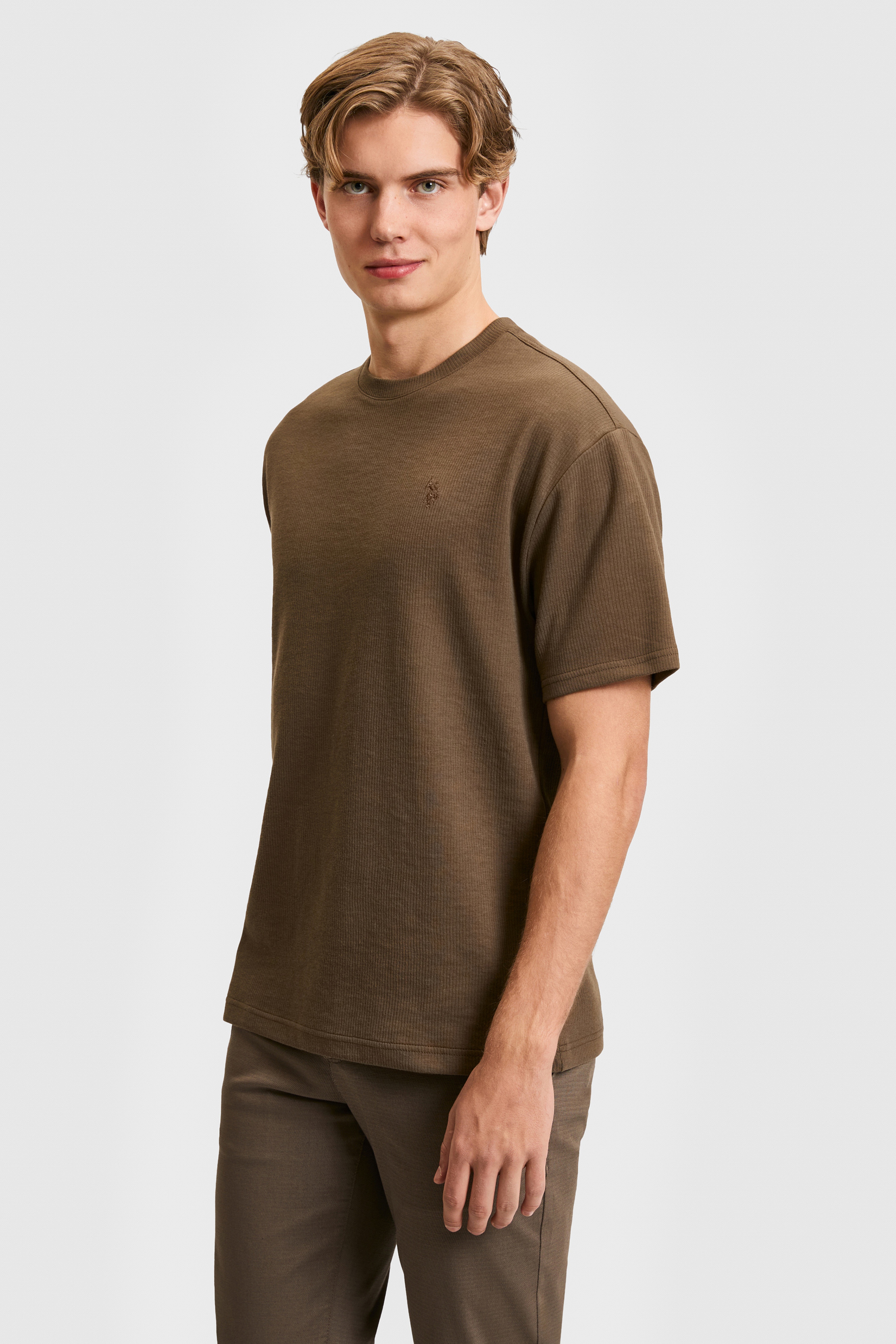 Erkek Comfort Fit Bisiklet Yaka Kahverengi Tişört