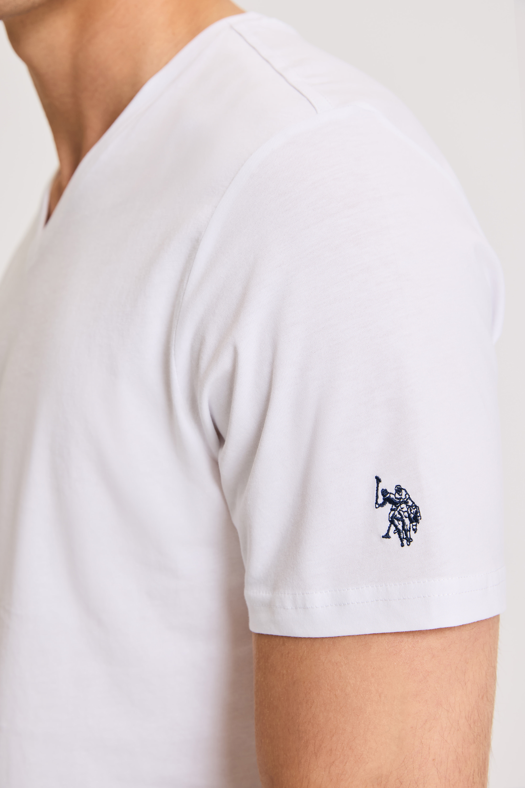 Erkek Regular Fit V Yaka Beyaz Basic Tişört - 50326944022