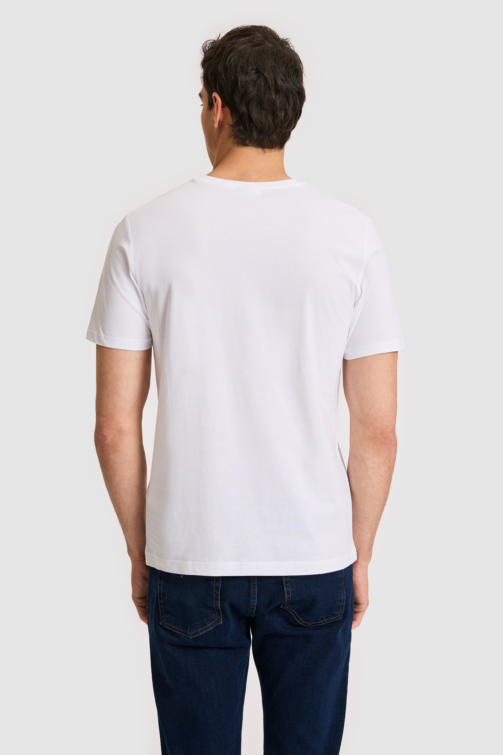 Erkek Regular Fit V Yaka Beyaz Basic Tişört - 50326944022