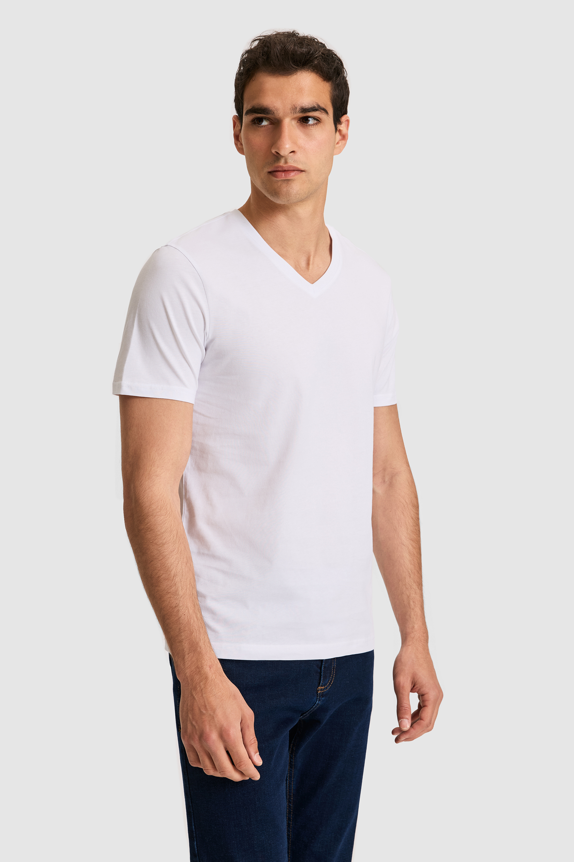 Erkek Regular Fit V Yaka Beyaz Basic Tişört - 50326944022