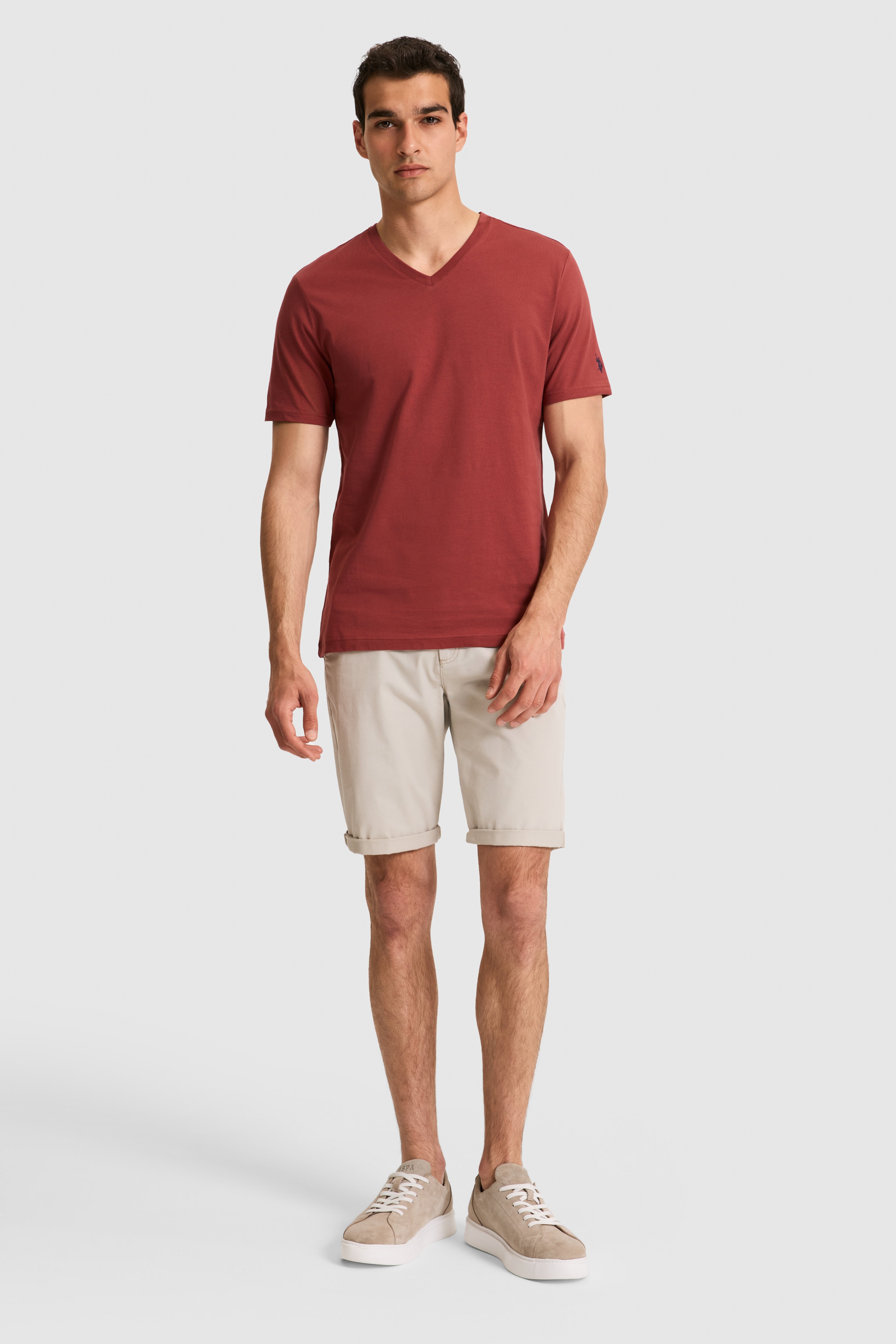 Erkek Reguar Fit V Yaka Vişne Basic Tişört - Image 4