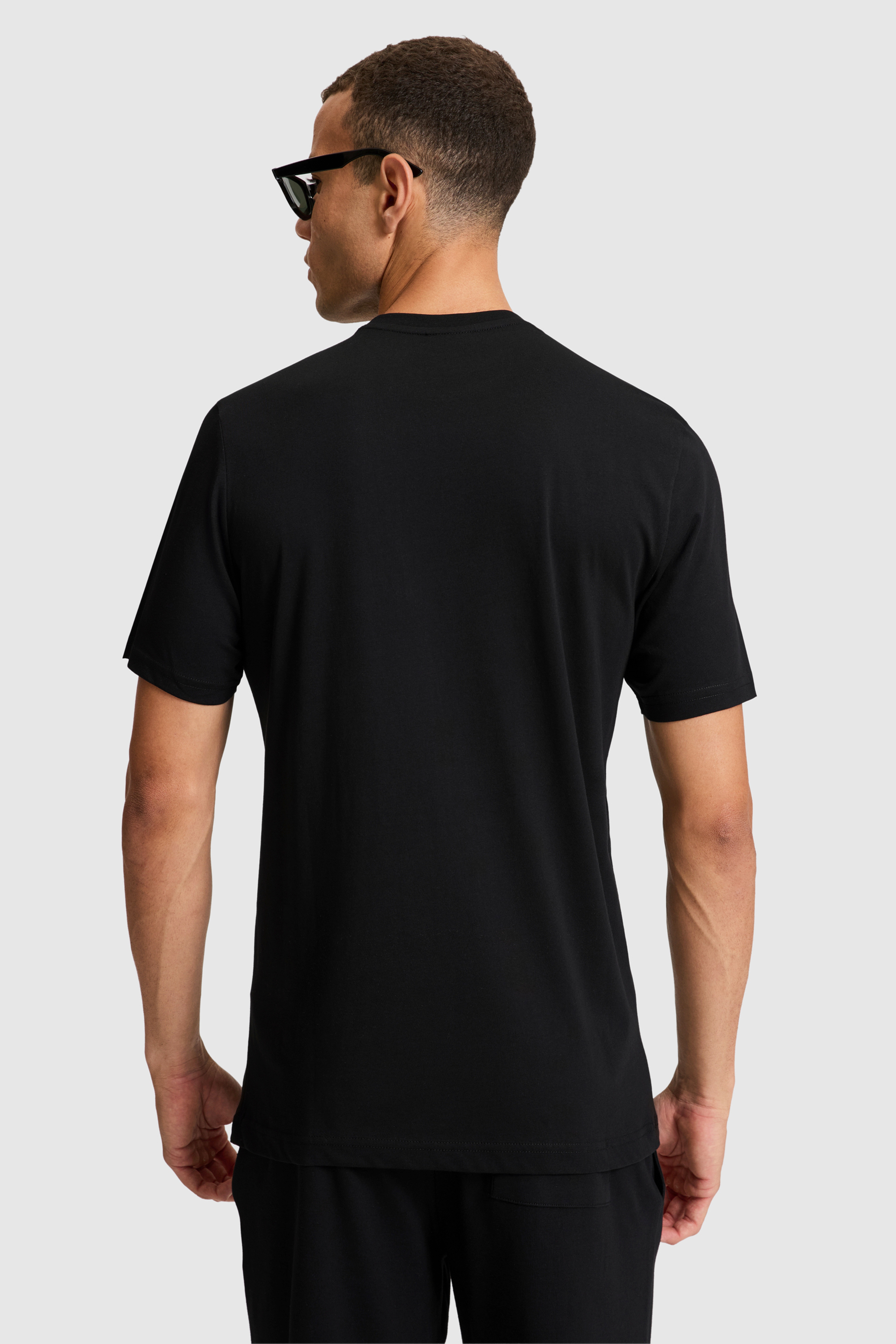 Erkek Siyah Regular Fit Bisiklet Yaka Tişört