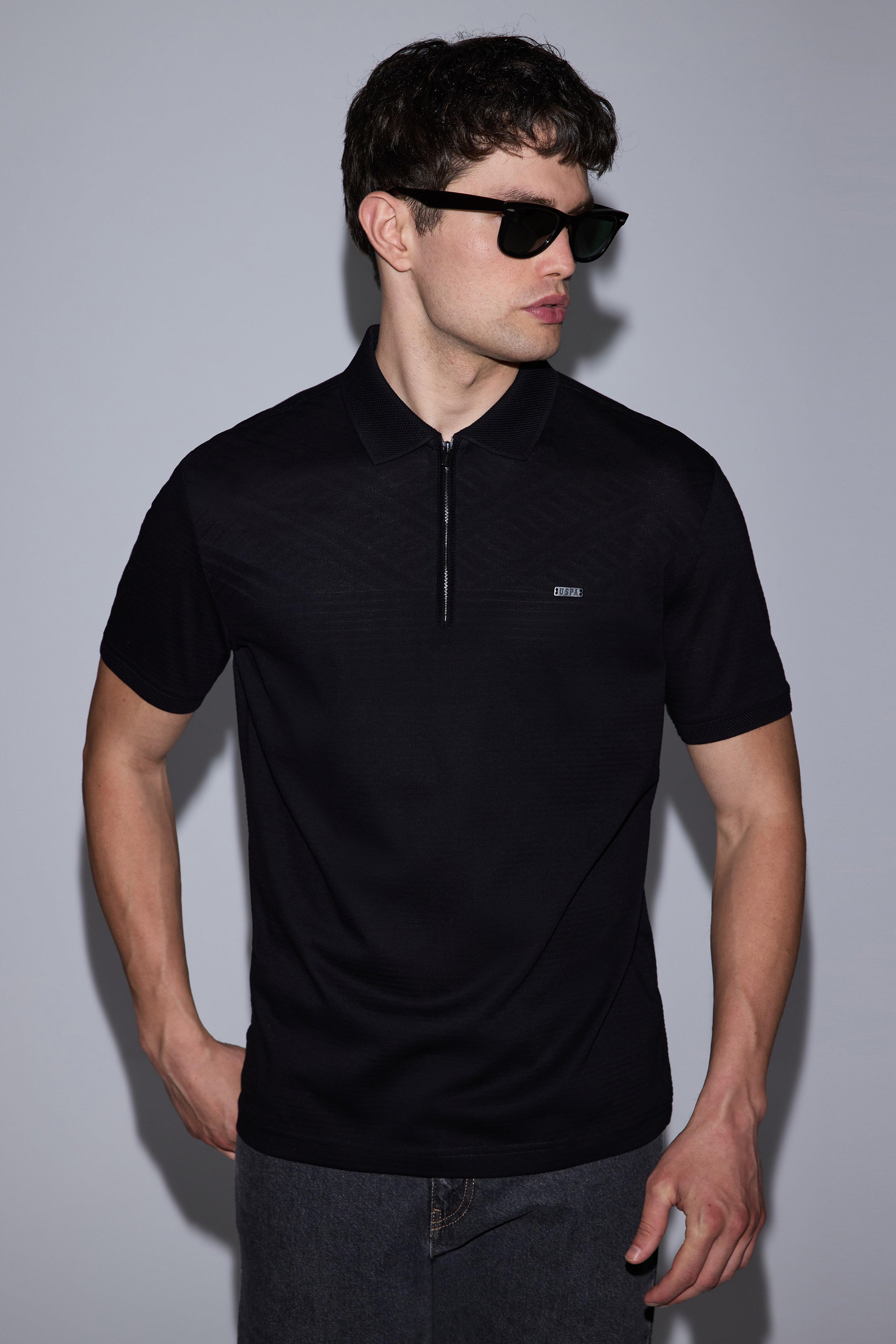 Erkek Siyah Regular Fit Polo Yaka Tişört - Image 1