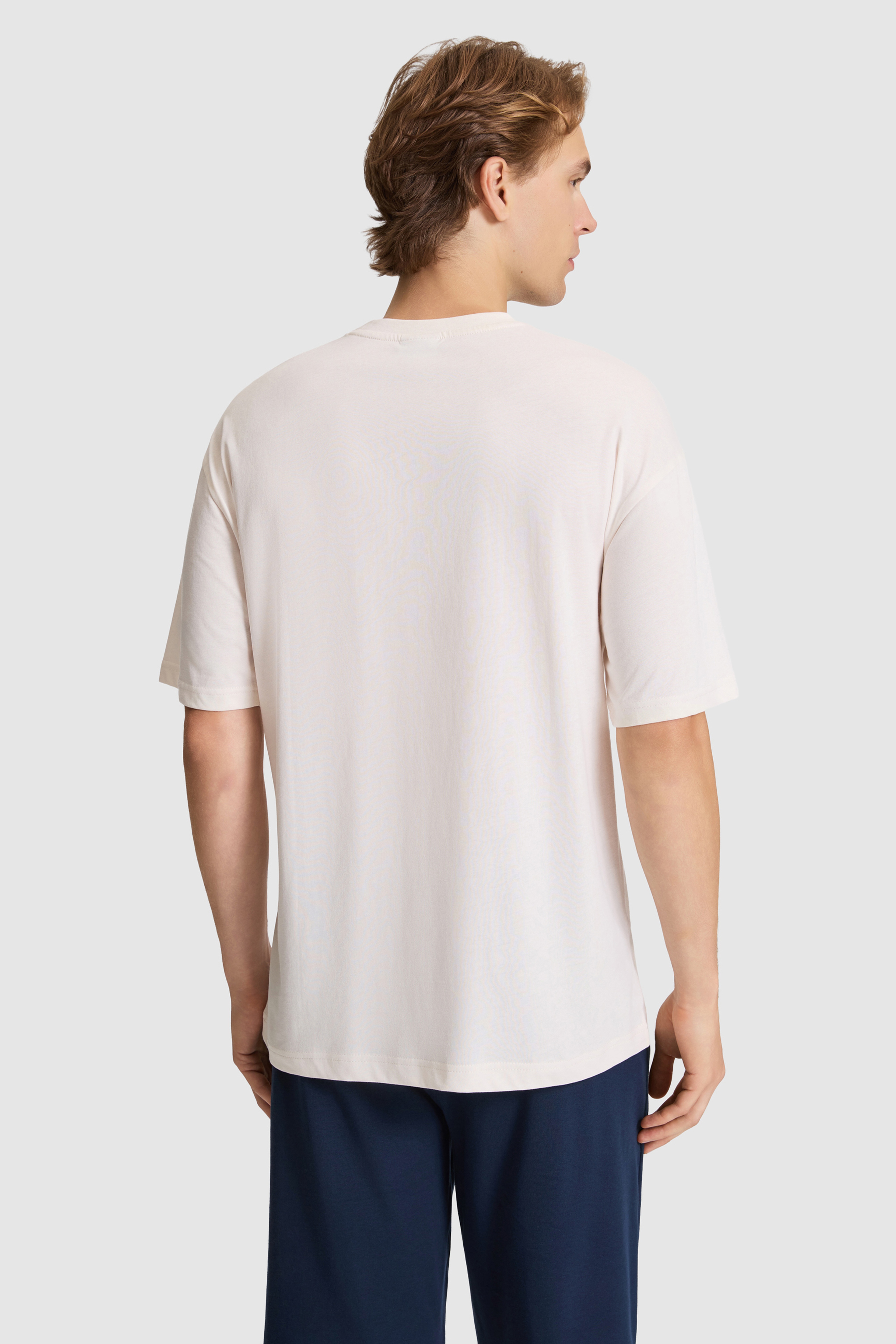 Erkek Krem Comfort Fit Bisiklet Yaka Basic Tişört