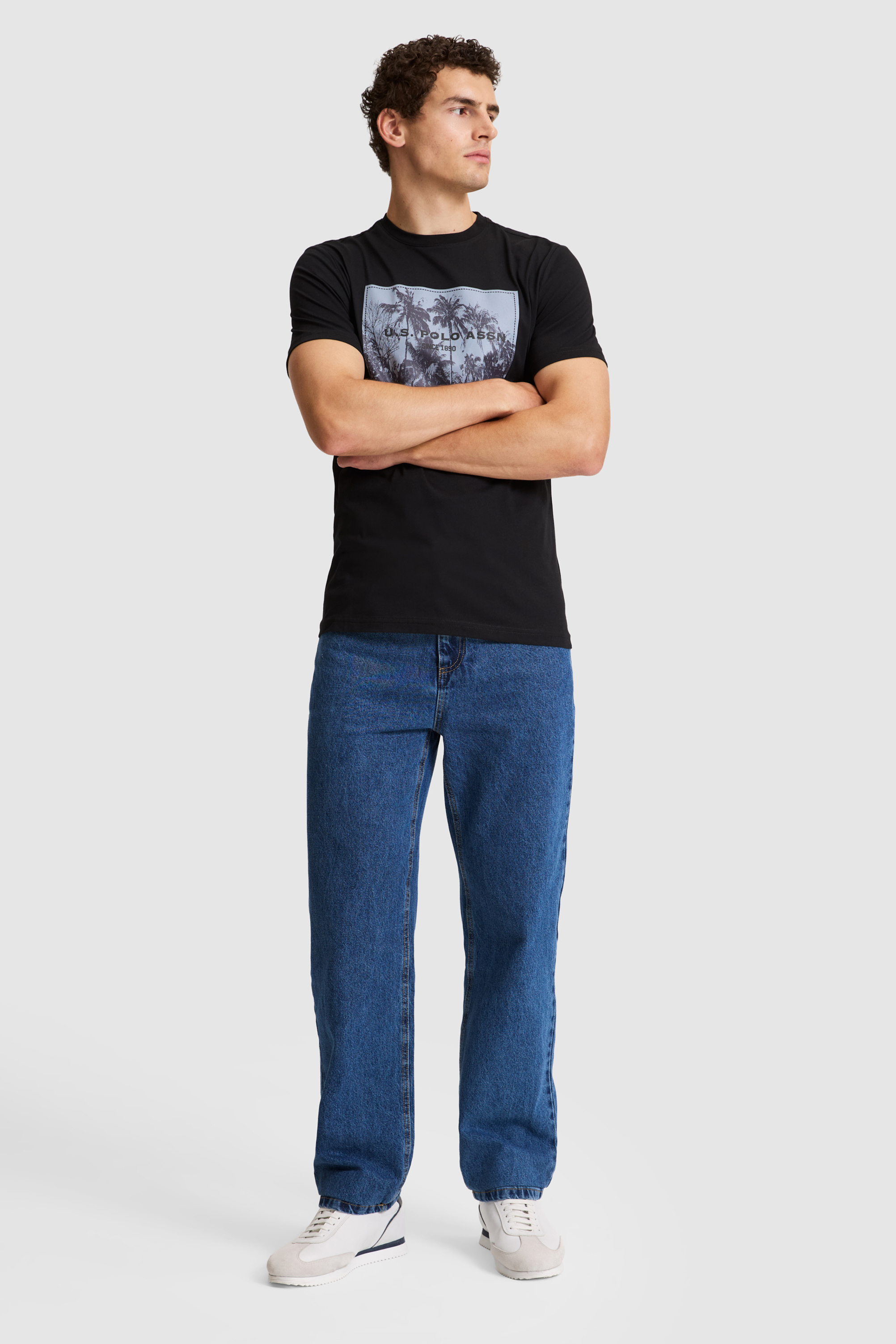 Erkek Siyah Regular Fit Bisiklet Yaka Tişört - 50322413021