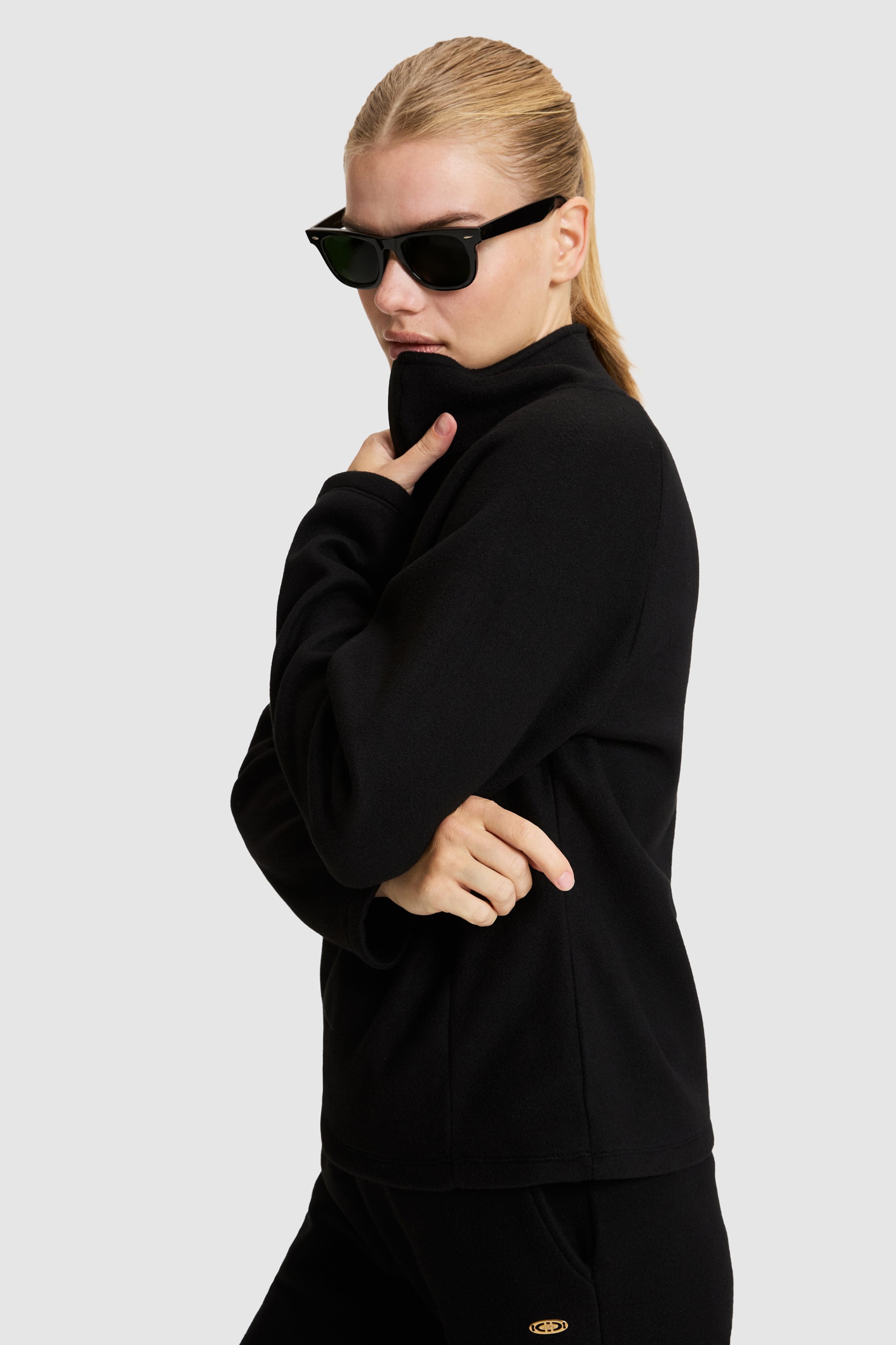 Kadın Siyah Yarım Fermuarlı Sweatshirt - Image 4