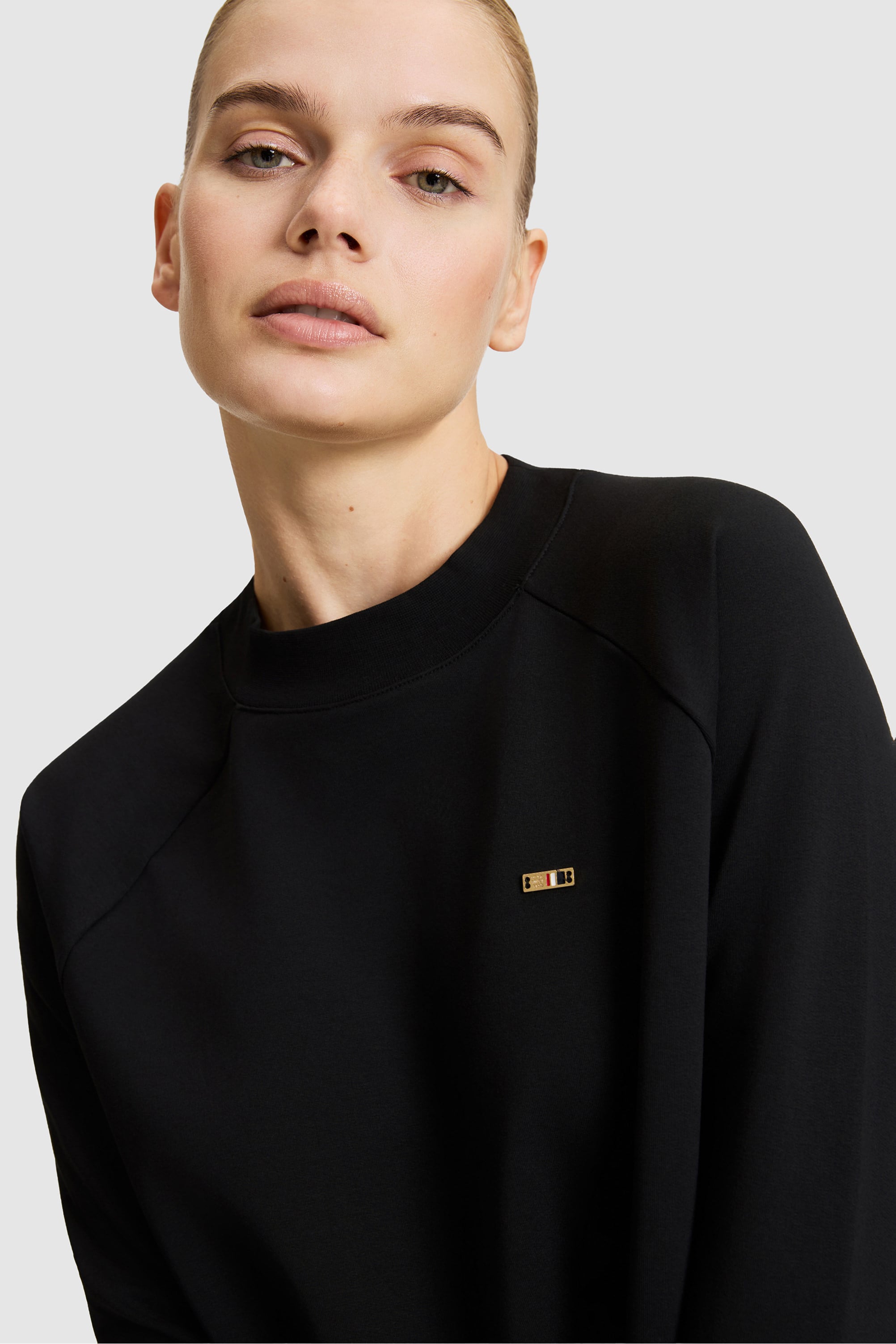 Kadın Siyah Bisiklet Yaka Basic Sweatshirt - Image 2