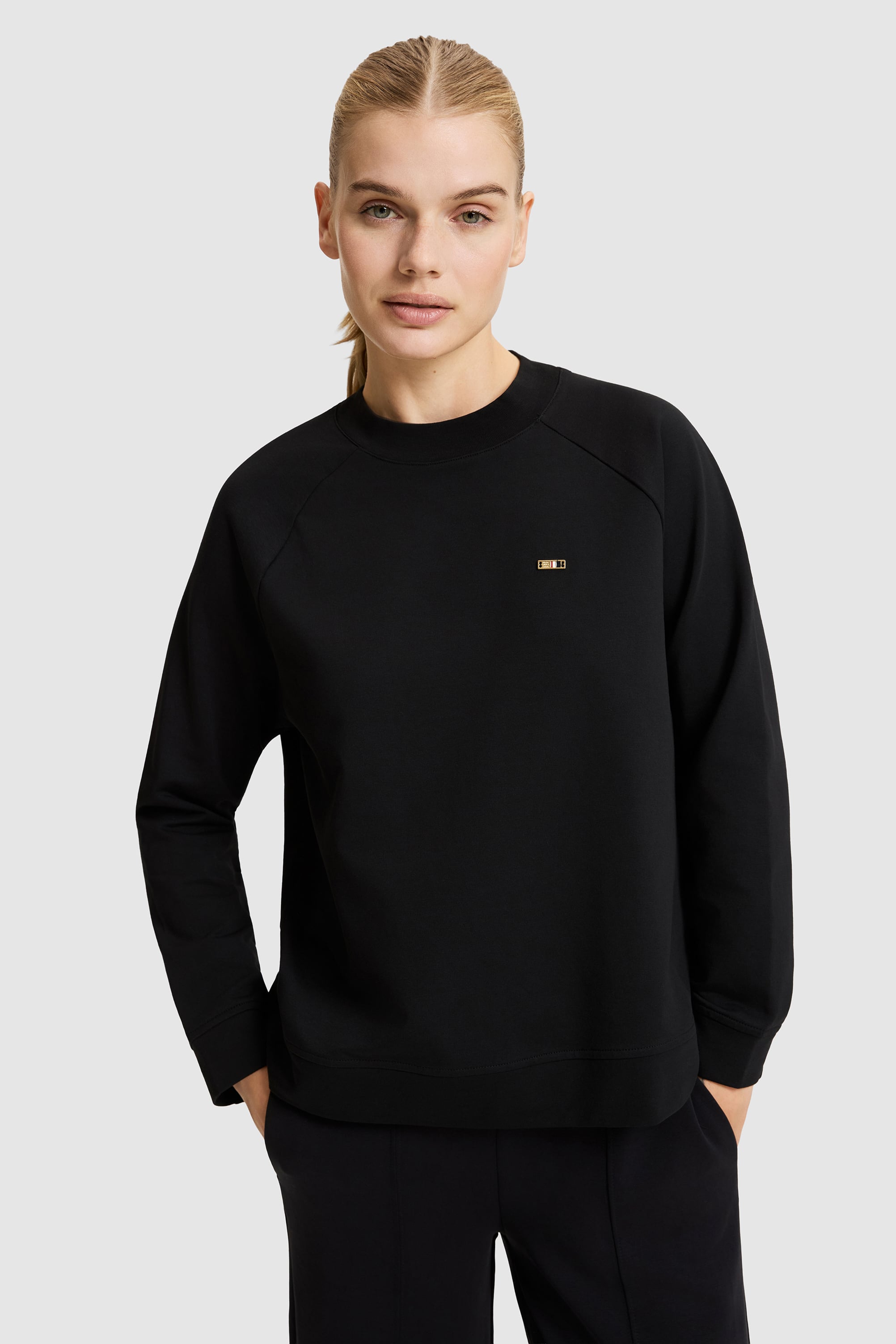 Kadın Siyah Bisiklet Yaka Basic Sweatshirt - Image 1