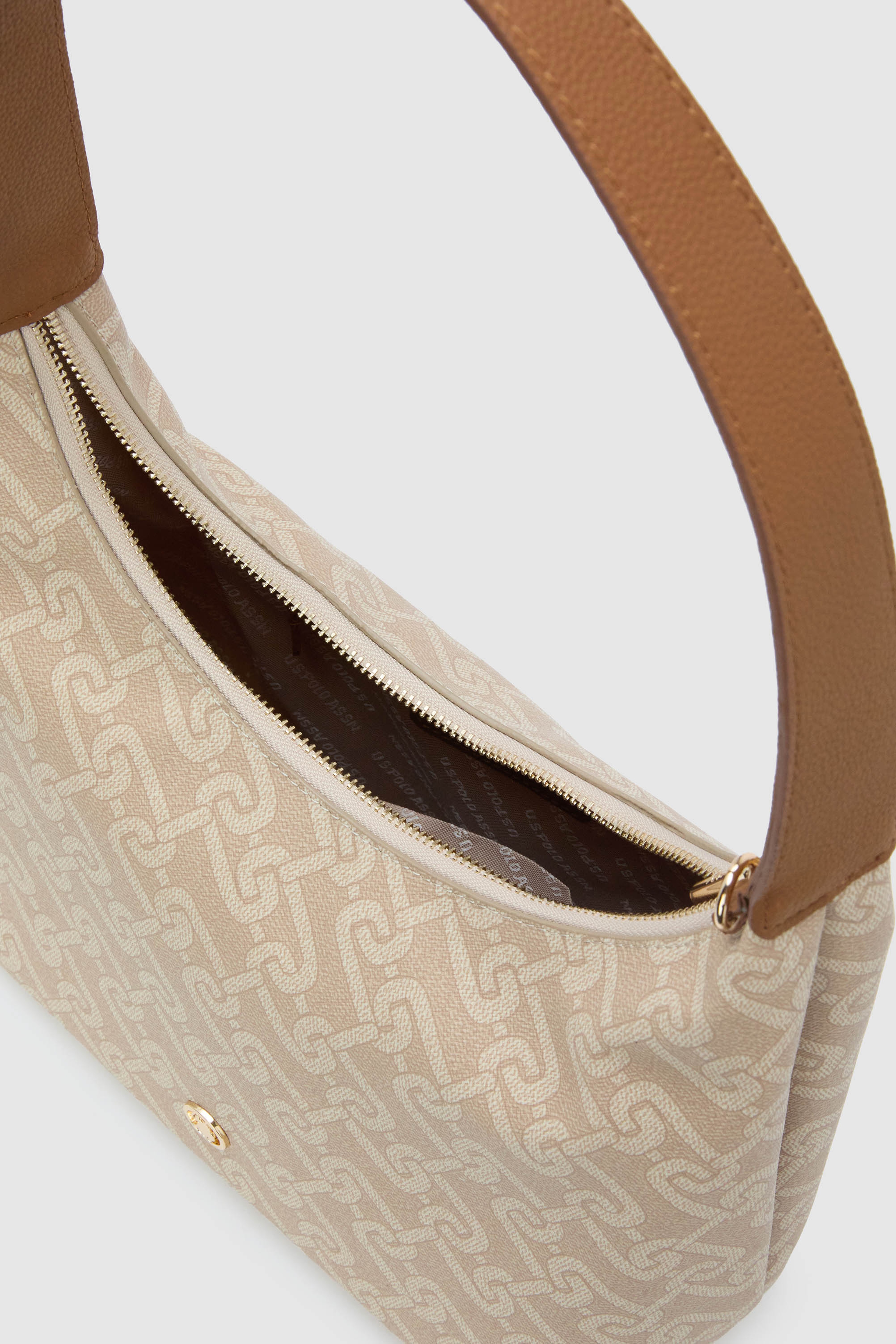 Kadın Bej Monogram Desenli Fermuarlı Metal USPA Logolu Hobo Omuz Çantası