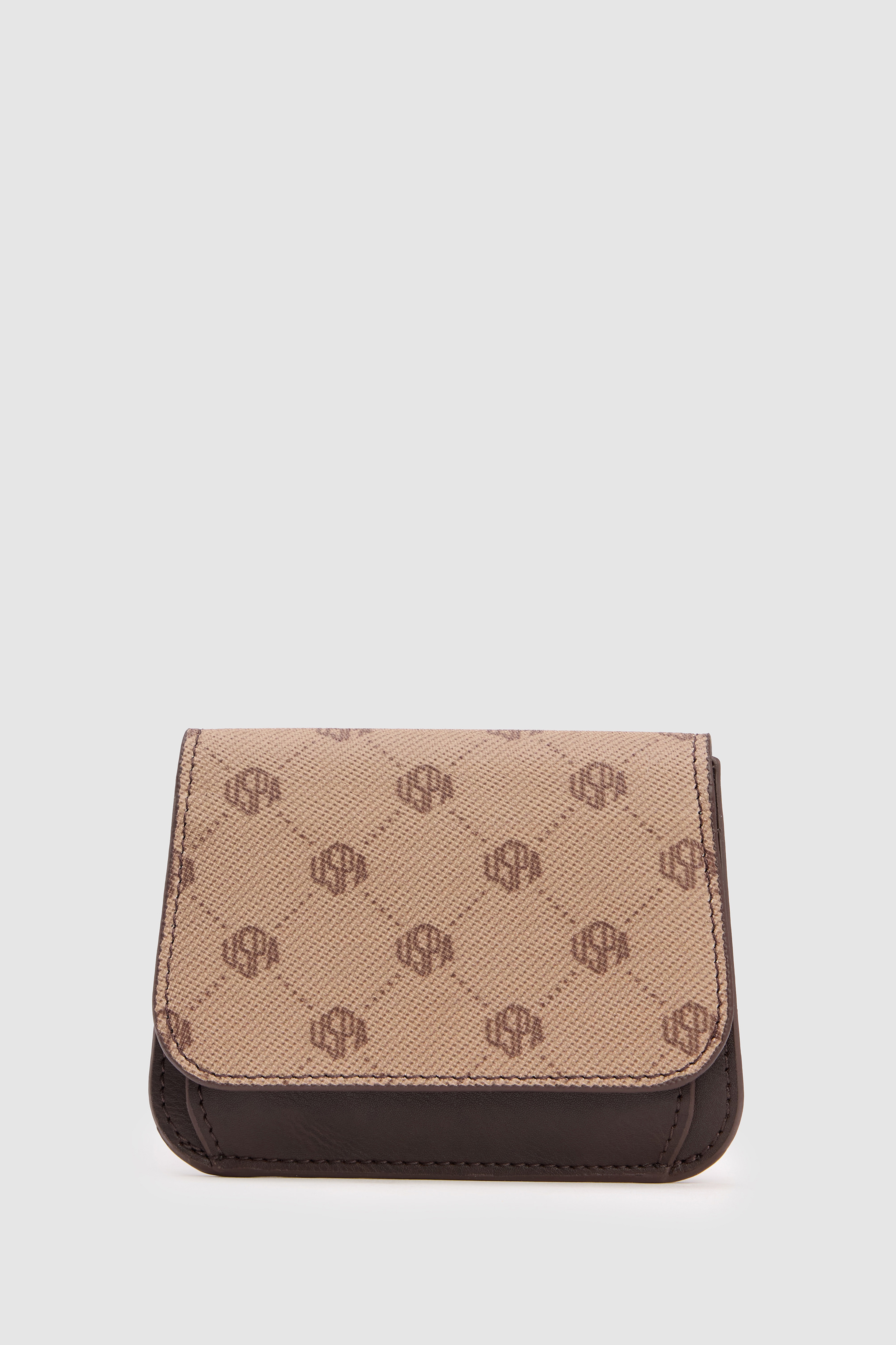 Kadın Kahverengi Monogram Desenli Kontrast Kenarlı Kapaklı Cüzdan - Image 1